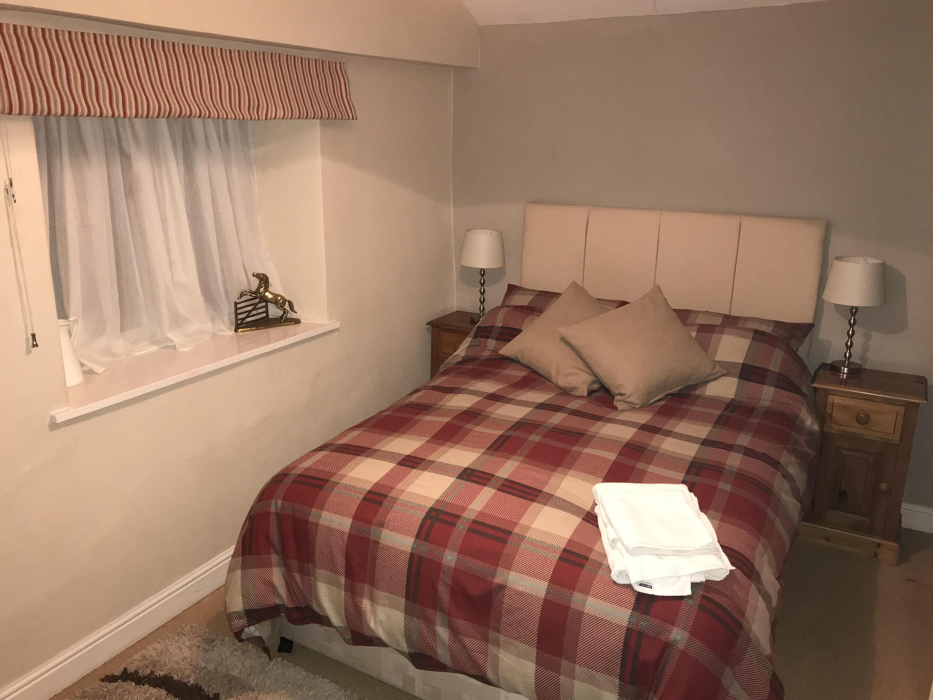 Deluxe-Double room-Ensuite with Shower