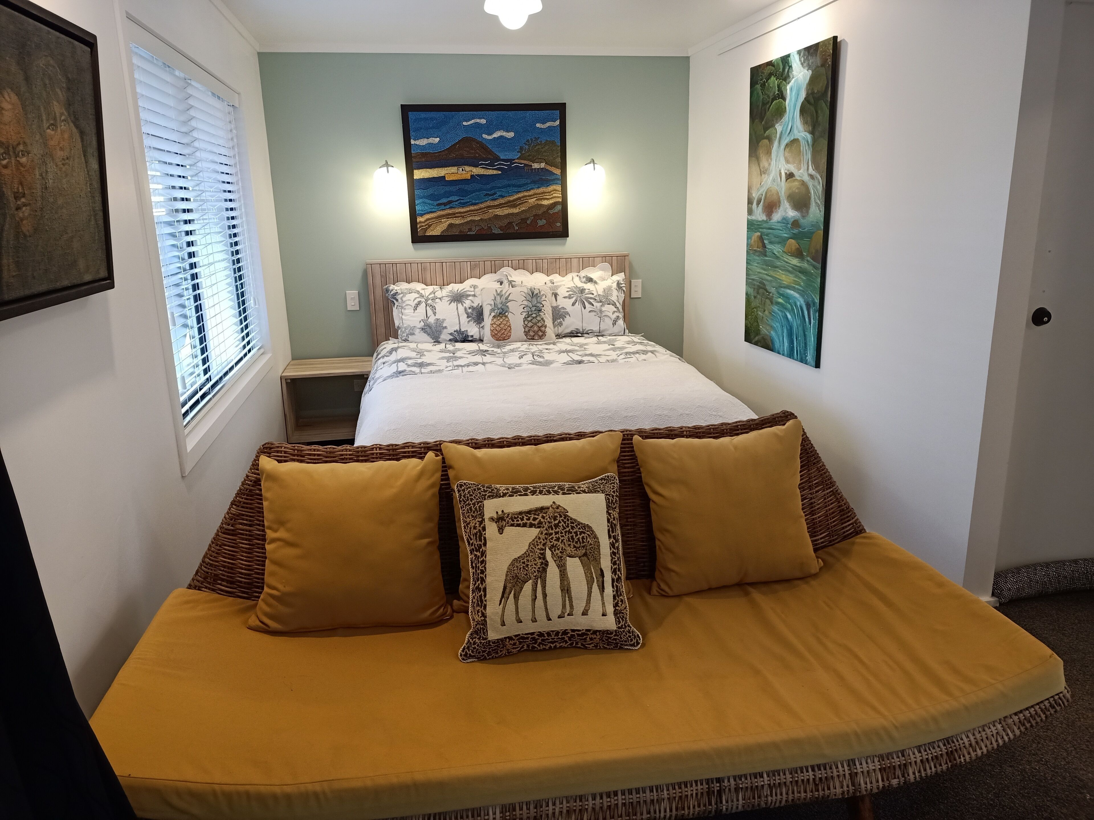 Waikawa Landing studio apartment in Picton, gateway to the Marlbourough Sounds