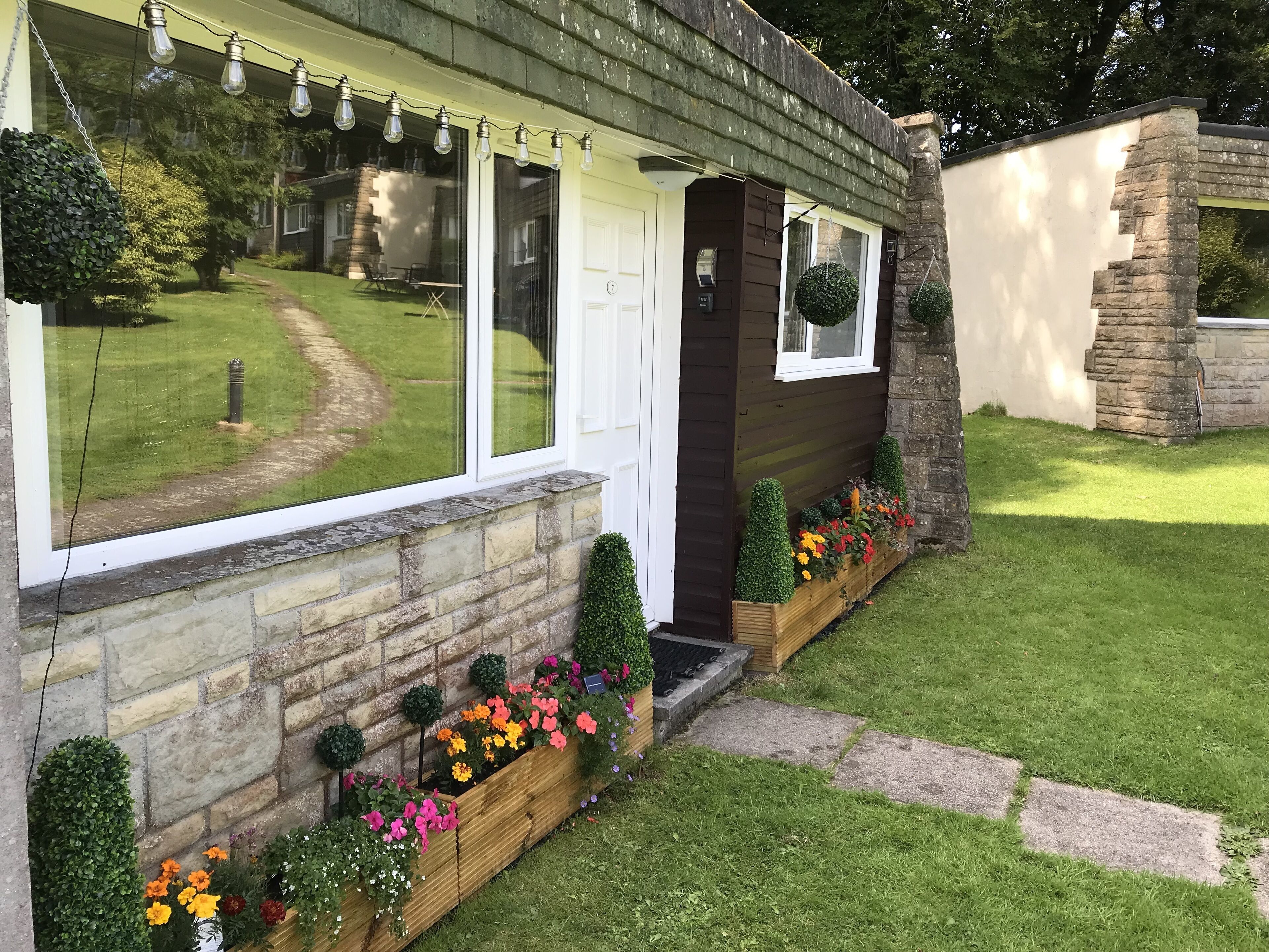 Cabin-Comfort-Shared Bathroom-Garden View-Villa 7