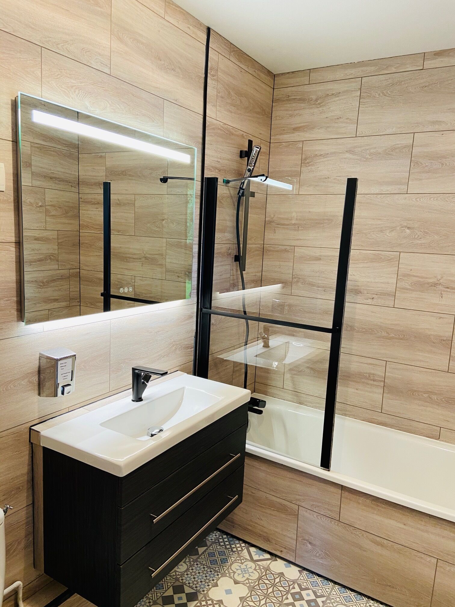 FORMISTUDIO II - 2 STEPS FROM HONFLEUR - HEATED SWIMMING POOL, PARKING, WIFI