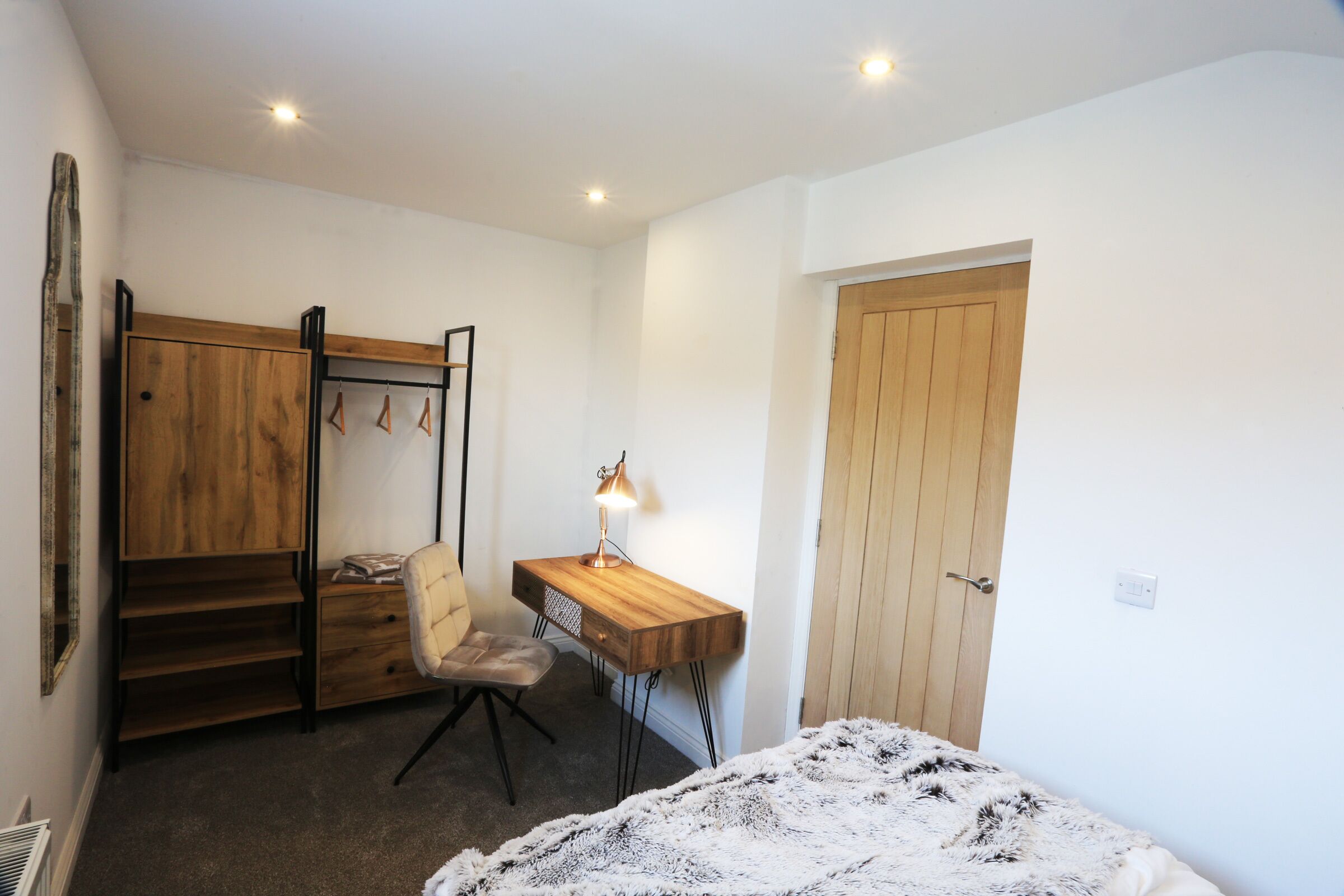 Classic Apartment at Hotl Aparts at Deal House
