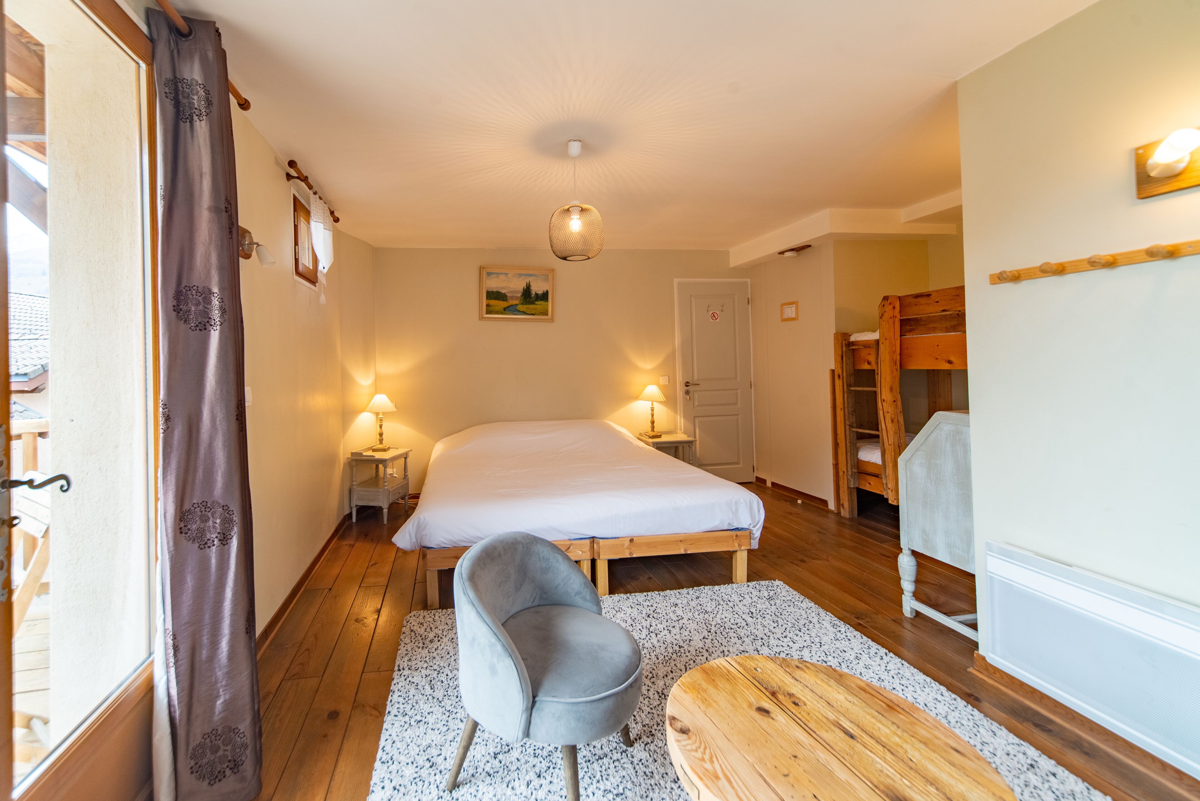 Quad room-Family-Ensuite-Mountain view-Marmottes