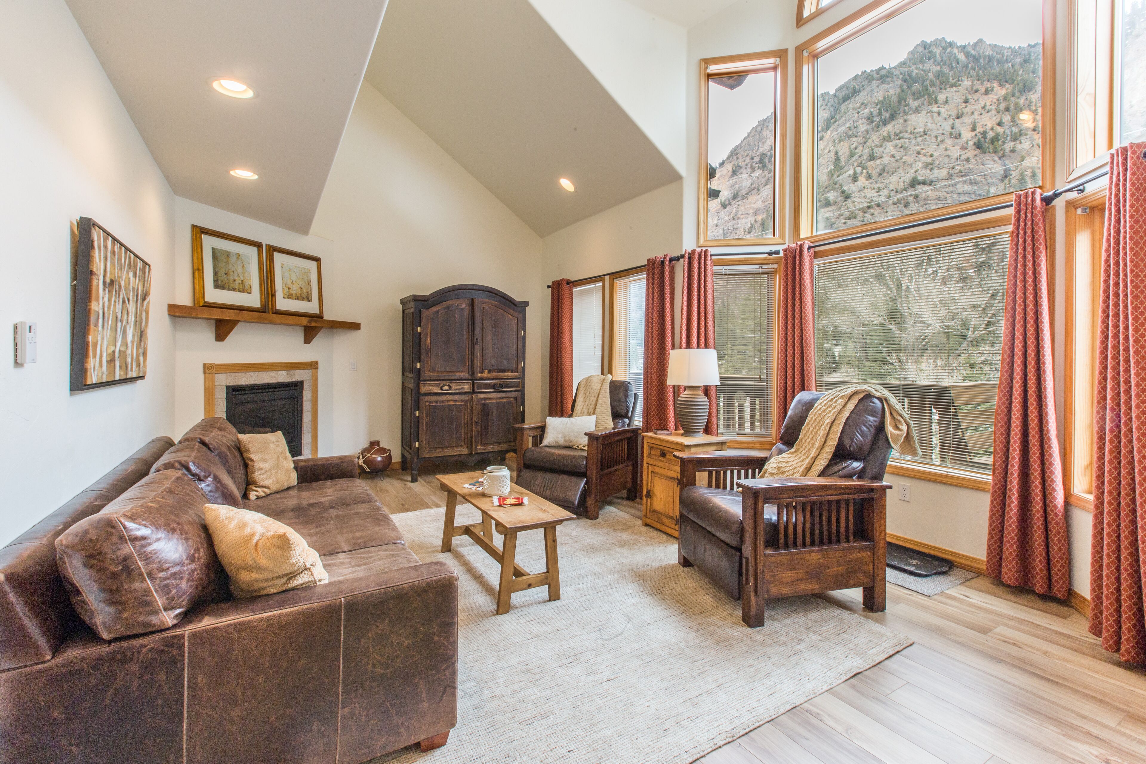 Newly Updated Condo - A/C - Pet Friendly! - Spectacular Views