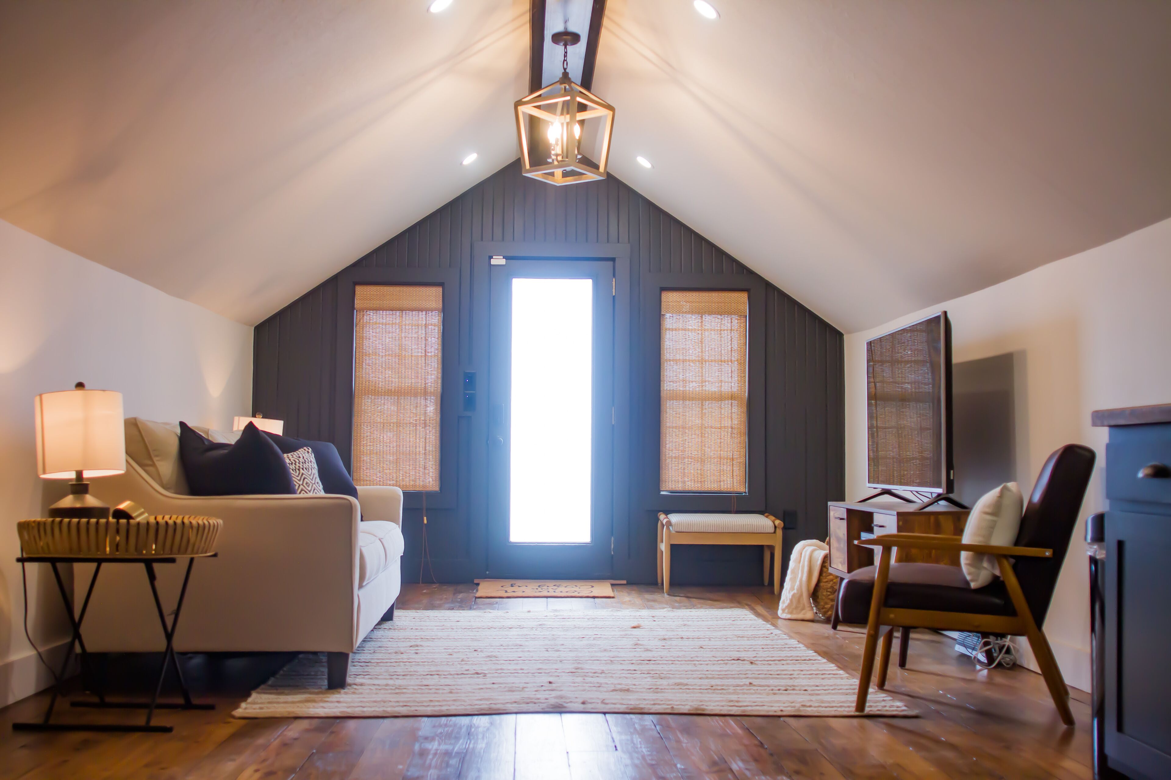 NEW! Downtown Apartment in Mountain Home 