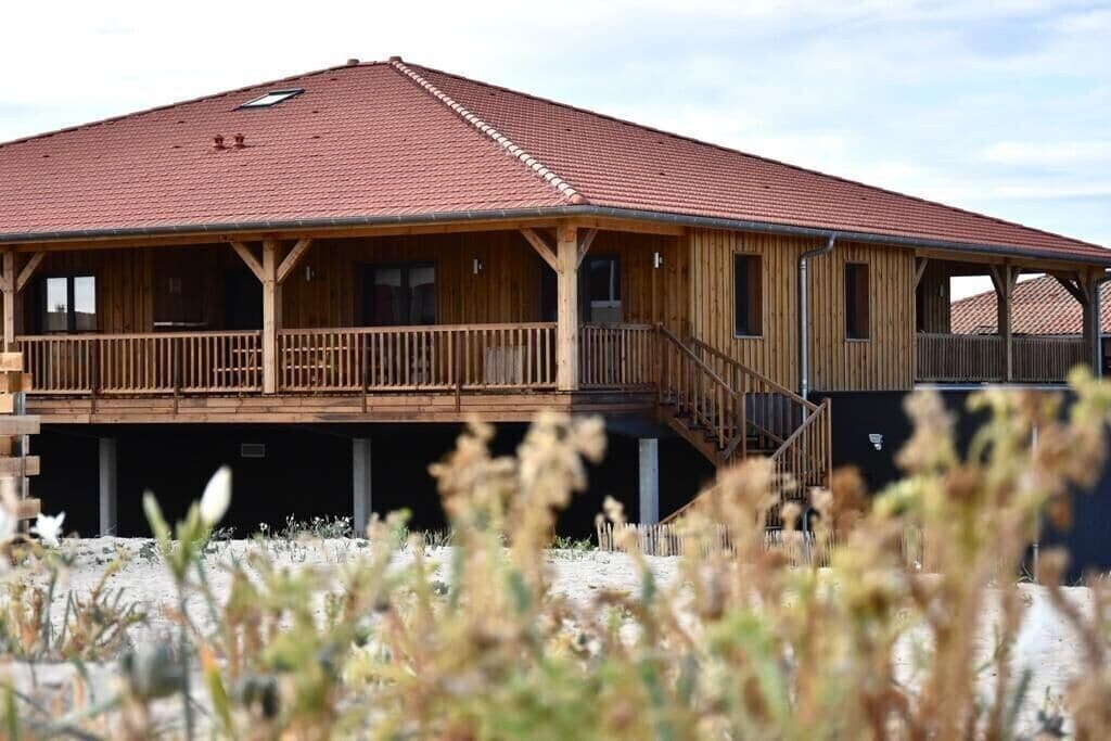 Magnificent Loft 200 meters from Saint Girons Beach, capacity 9 people