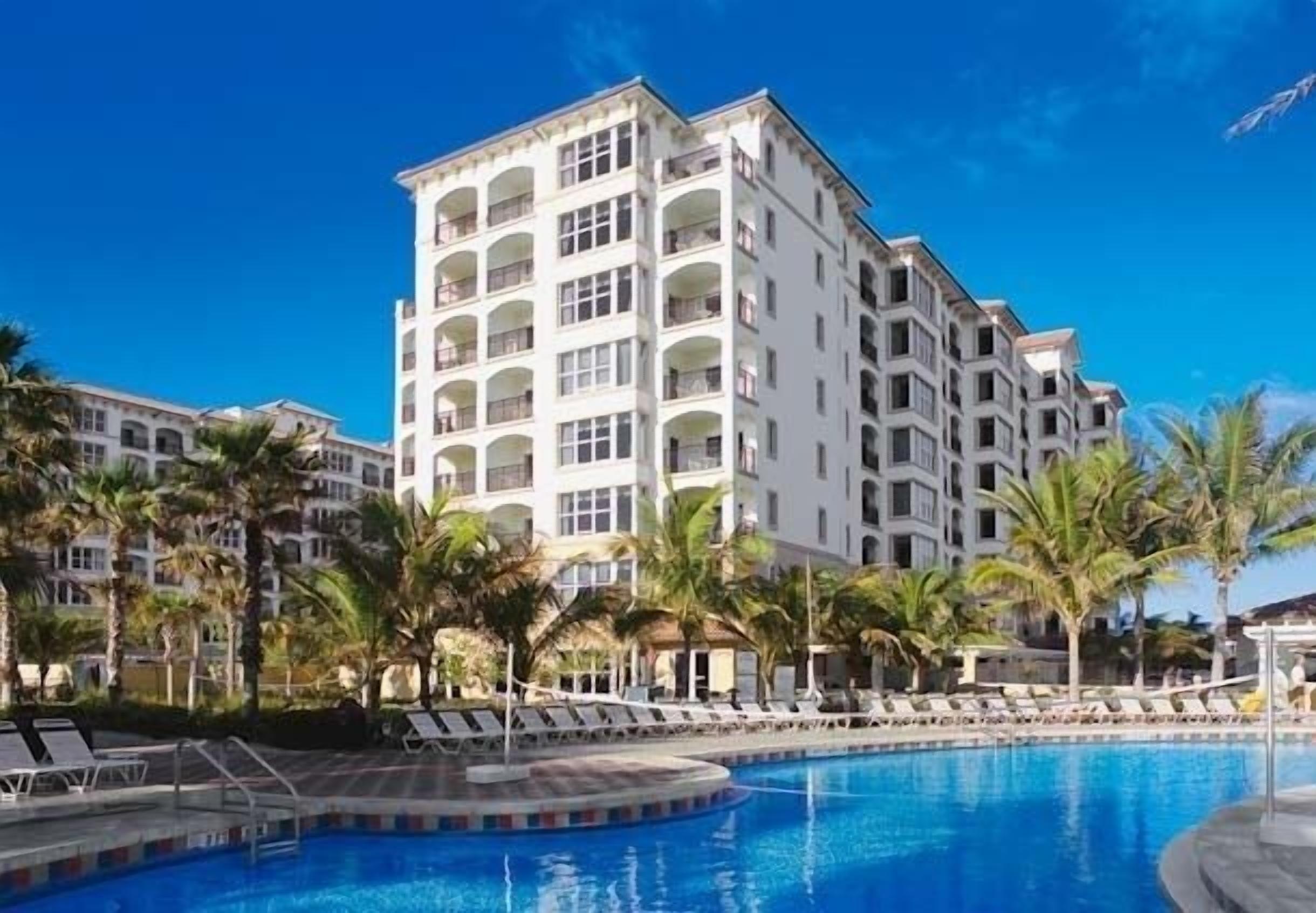 FALL / WINTER SAVINGS: Oceanside One Bedroom Villa With Balcony