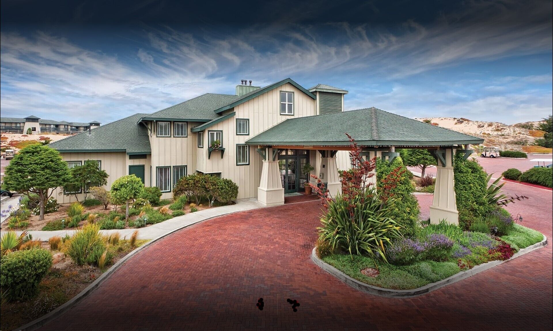 Luxurious Ocean Front Resort with Great Amenities
