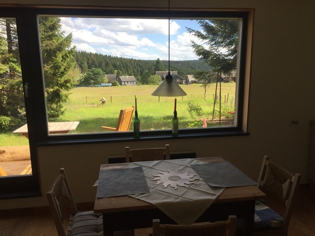 Romantic bungalow (56sqm) with a view of the Thuringian mountains