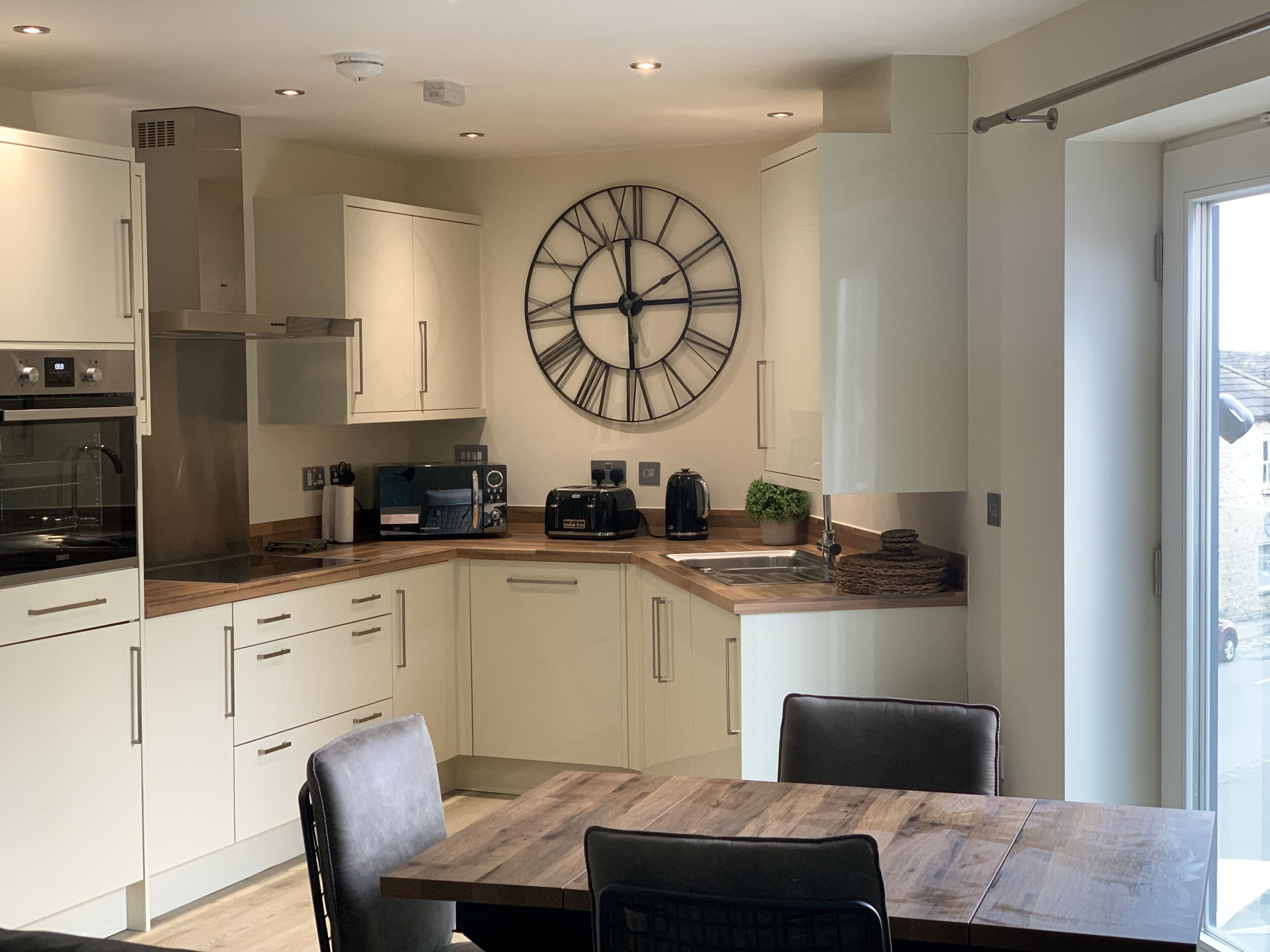 Modern 1st floor apartment in Richmond