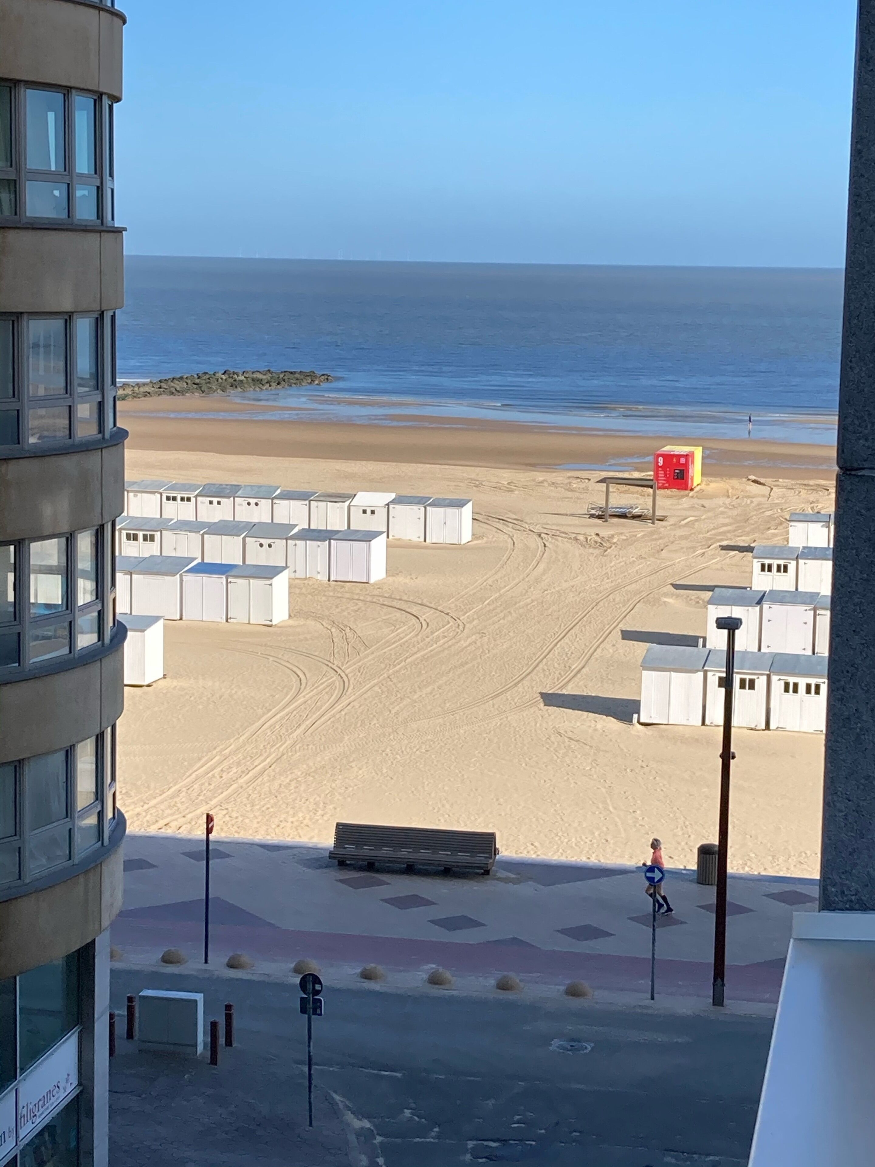 Bright apartment with side sea view 2 bedrooms, 1 bathroom, 1sdd and garage (Le Zoute)