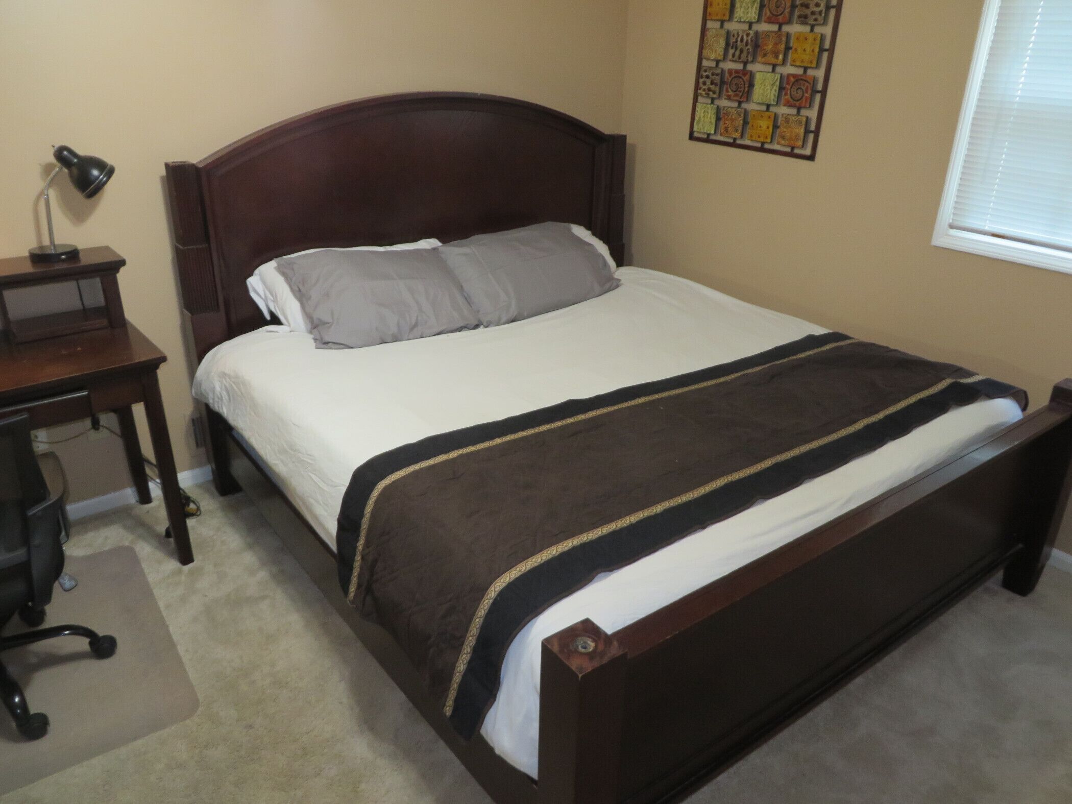 3760 Ste #1 · ❤ King bed1-Restful & quiet-Netflix-- Priv 1/2BATH
