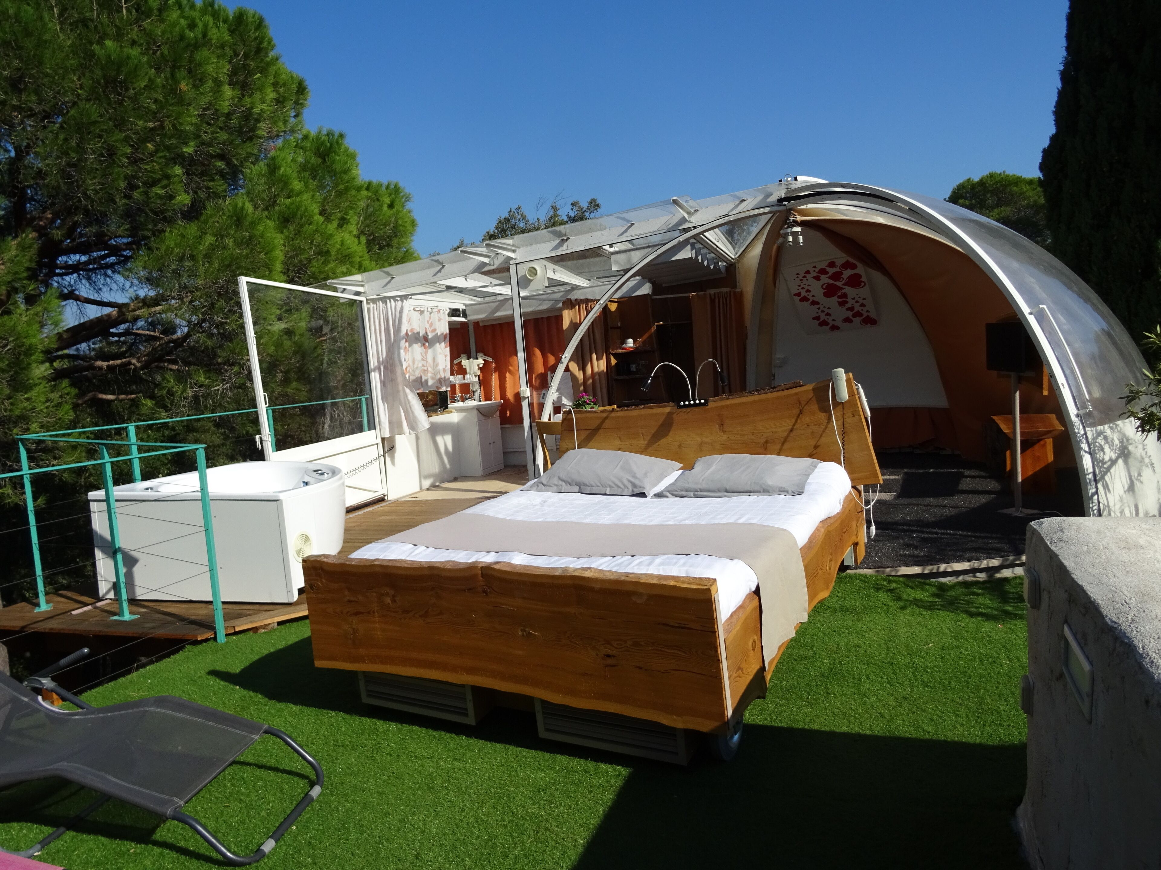 La Bulle on the roof 