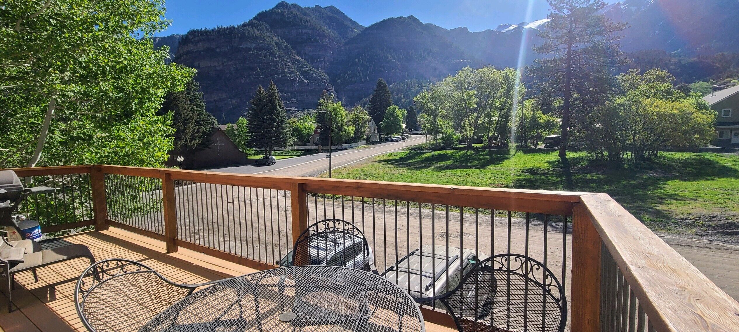 Best Mtn Amphitheater/fireworks views from PRIVATE DECK-500MGPS-River-BBQ yes!!