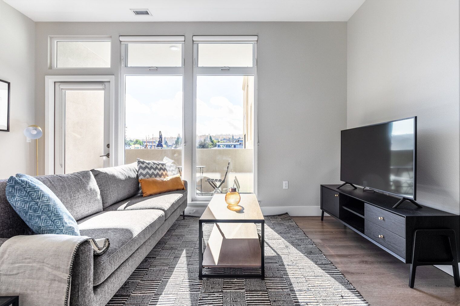 Sunlit San Carlos 2BR w/ Gym, Pool, walk to Train & Shops, by Blueground
