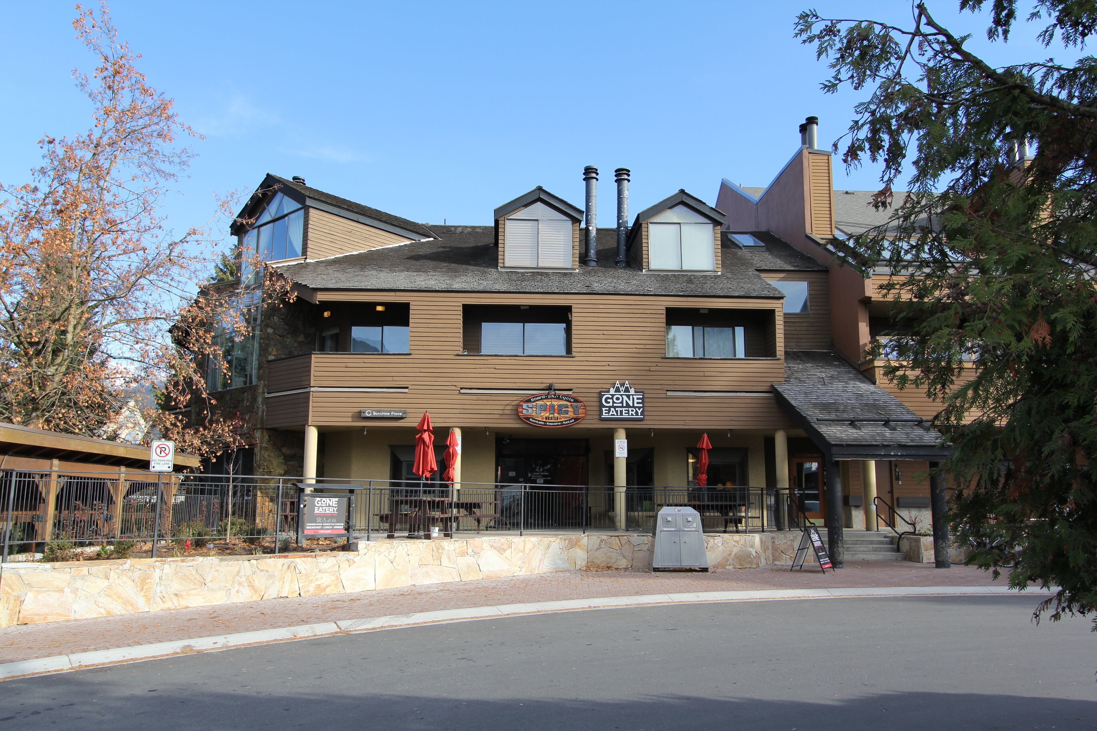 Rainbow Suites #3 | 1 Bedroom + Loft with Kitchen, Fireplace and Balcony