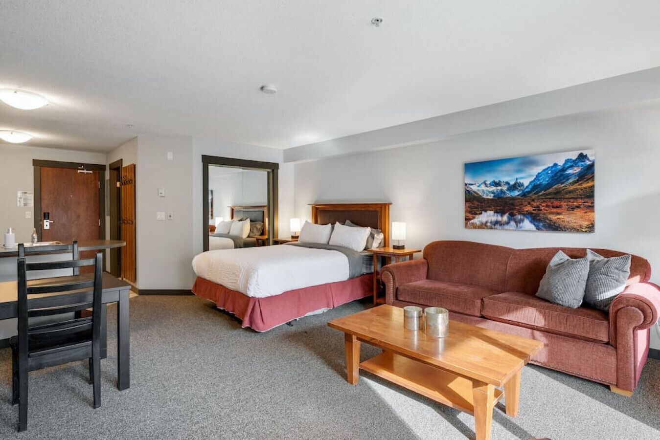 LARGE Studio | Ski In/Out | Pools & Hot Tubs | Central Upper Village Location