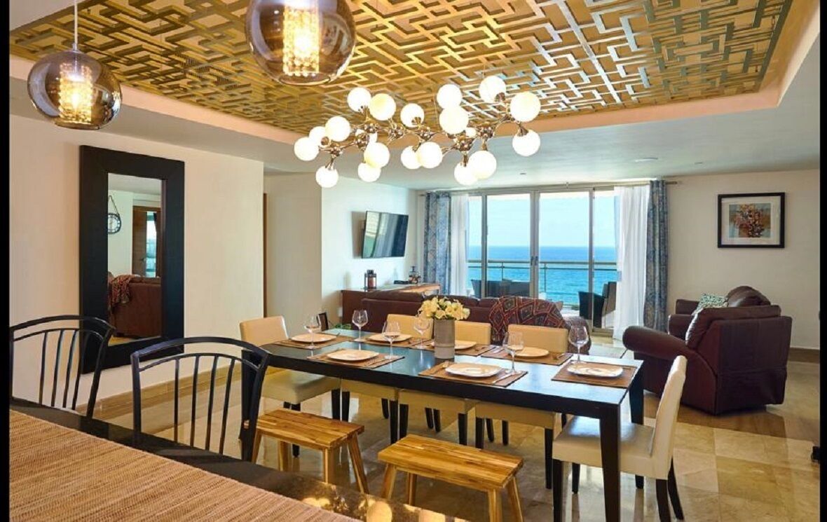 Impressive 2 beds 2.5 baths, Oceanfront & Malecón!! 