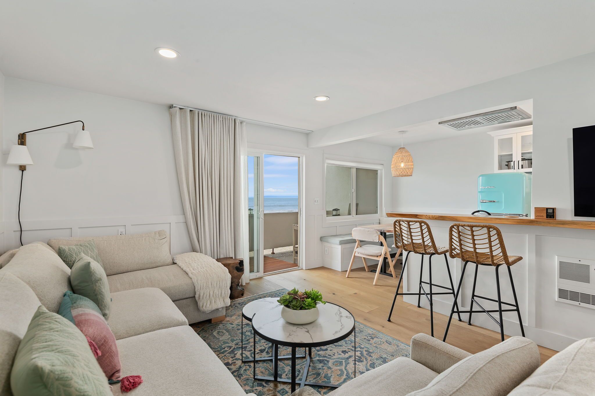 Gorgeous Carp Shores 206 Beachfront View