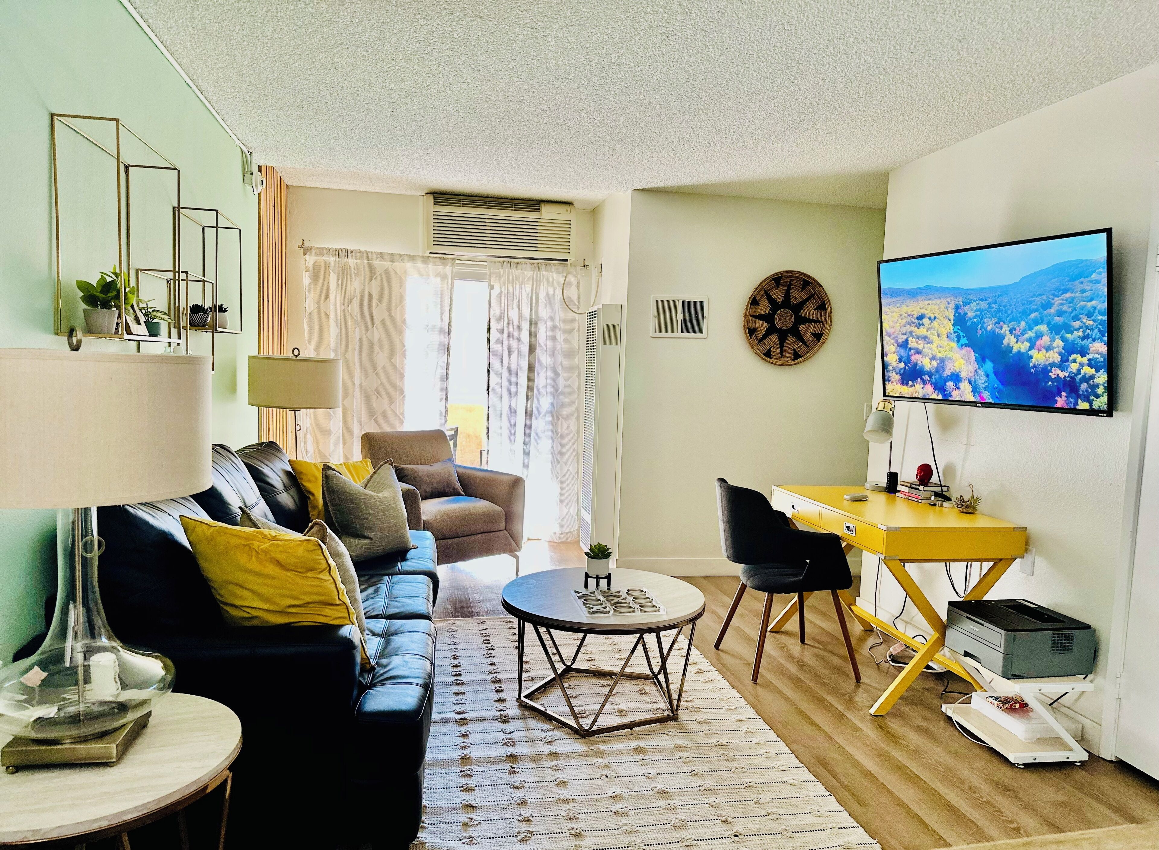 Zen suite w/♛King Bd in DT Monrovia, self ✅, Biz&family,10 min➡️Pasadena 