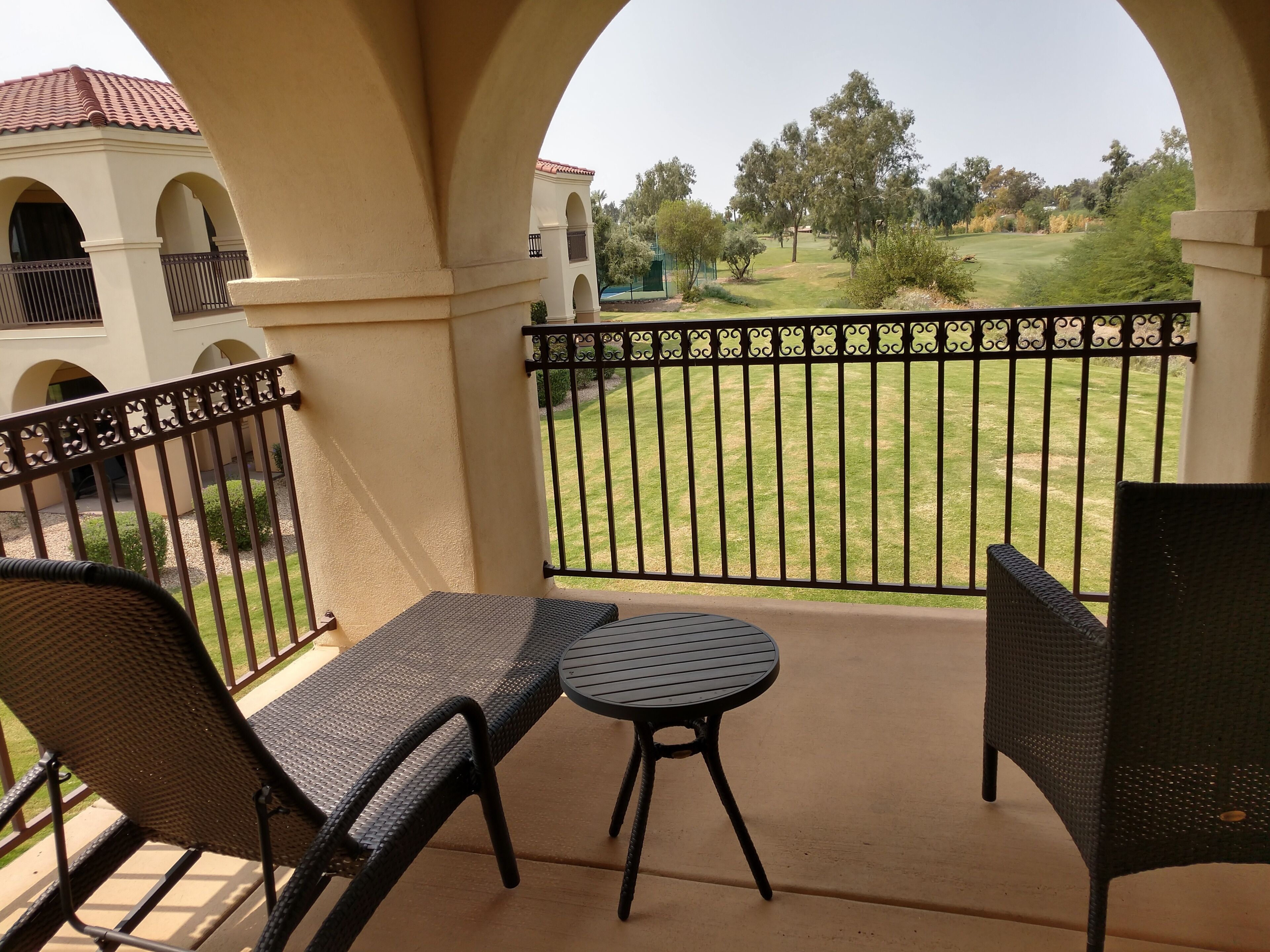 Beautiful property, 1 bedroom suite with South Mountain views