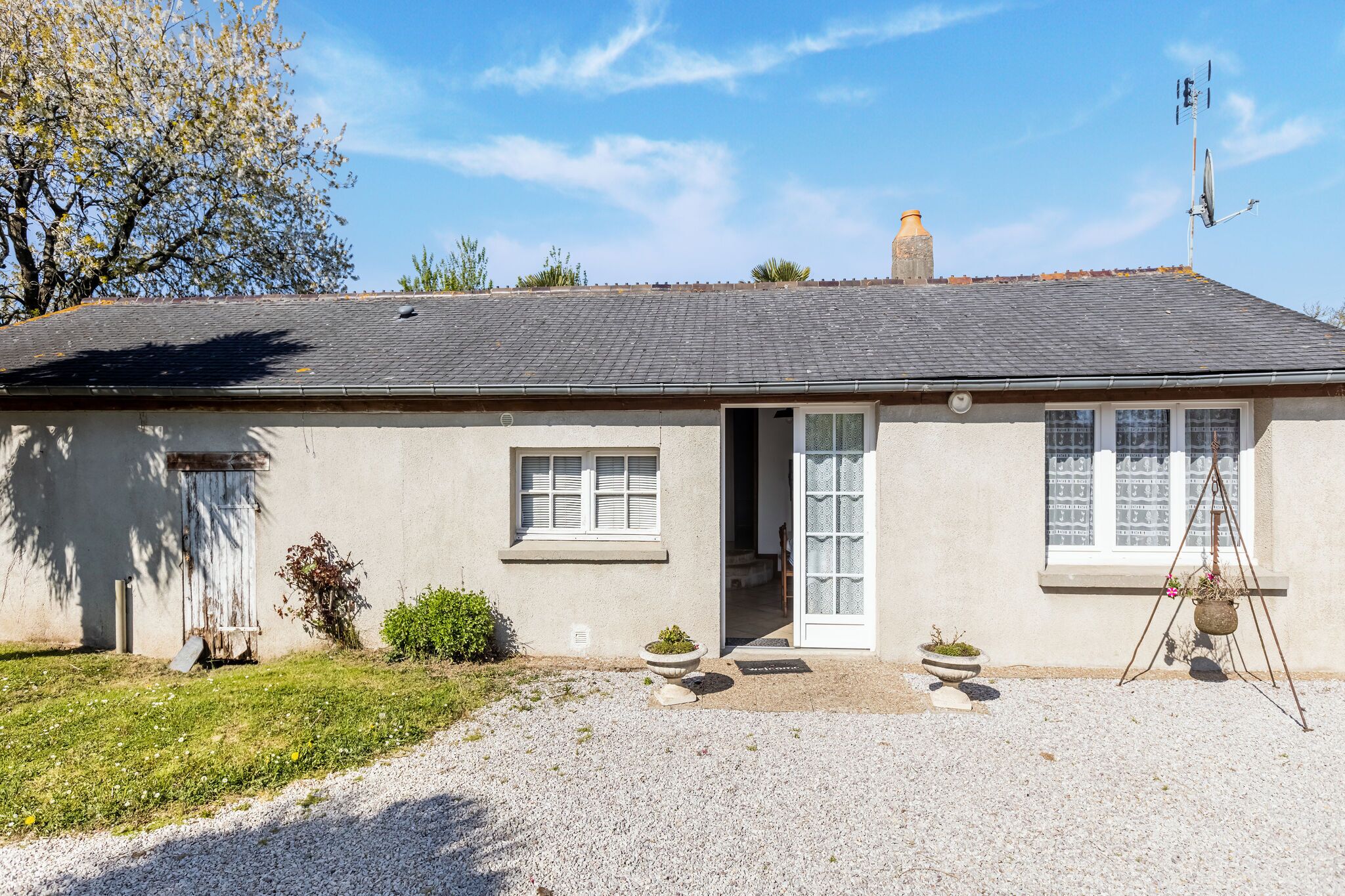 Blissful Holiday Home with Garden, Terrace and Barbecue