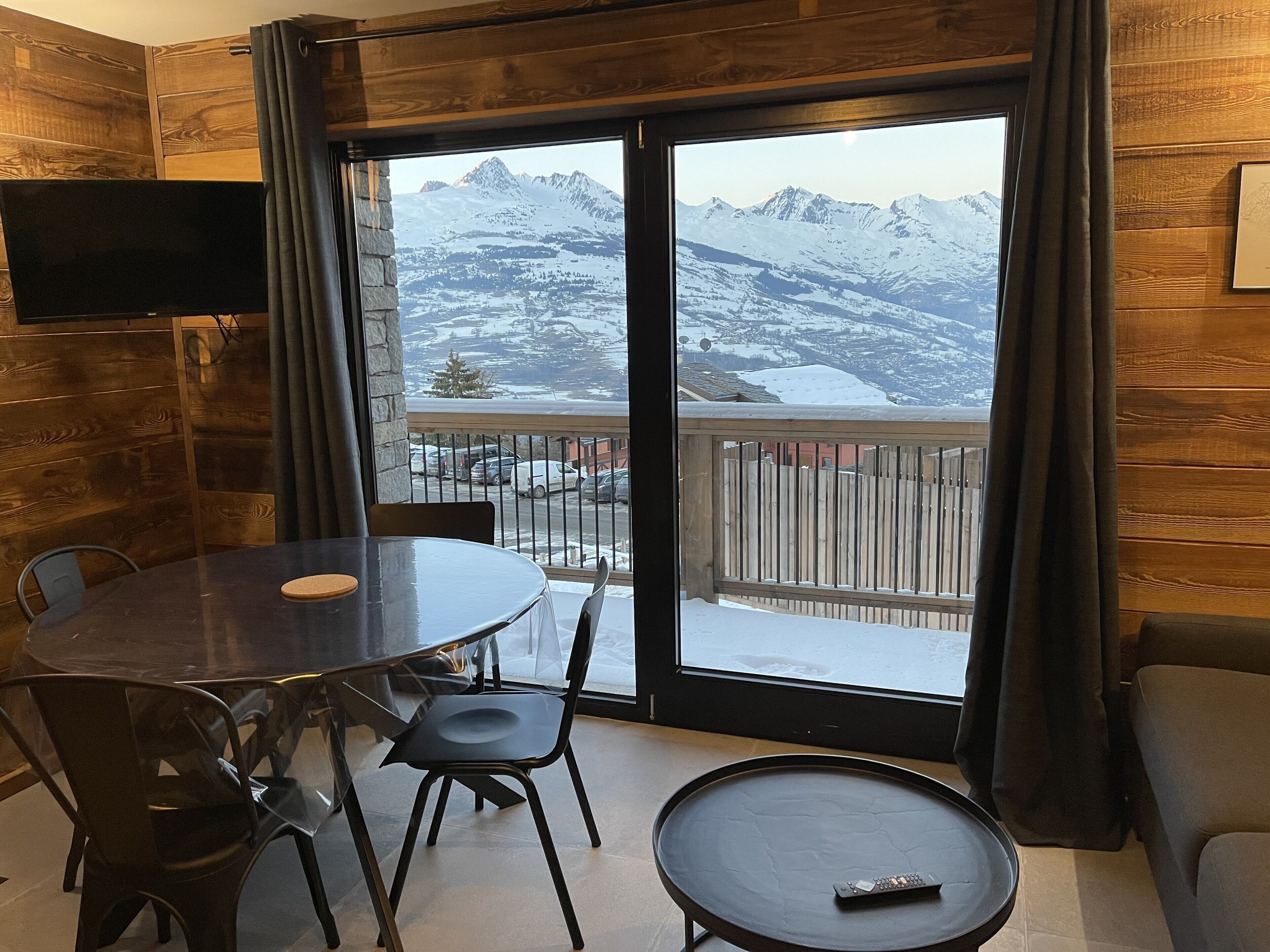 4 person flat at the foot of the slopes and 6 minutes walk from the town centre