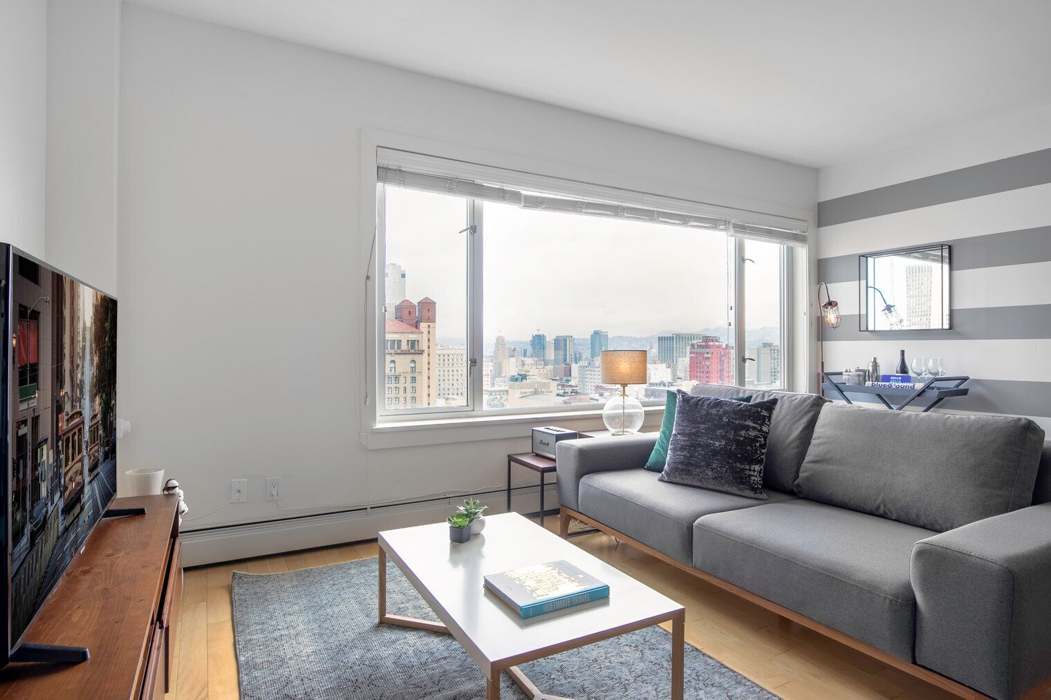 Dreamy Nob Hill Studio w/ Sauna, Gym, City View by Blueground