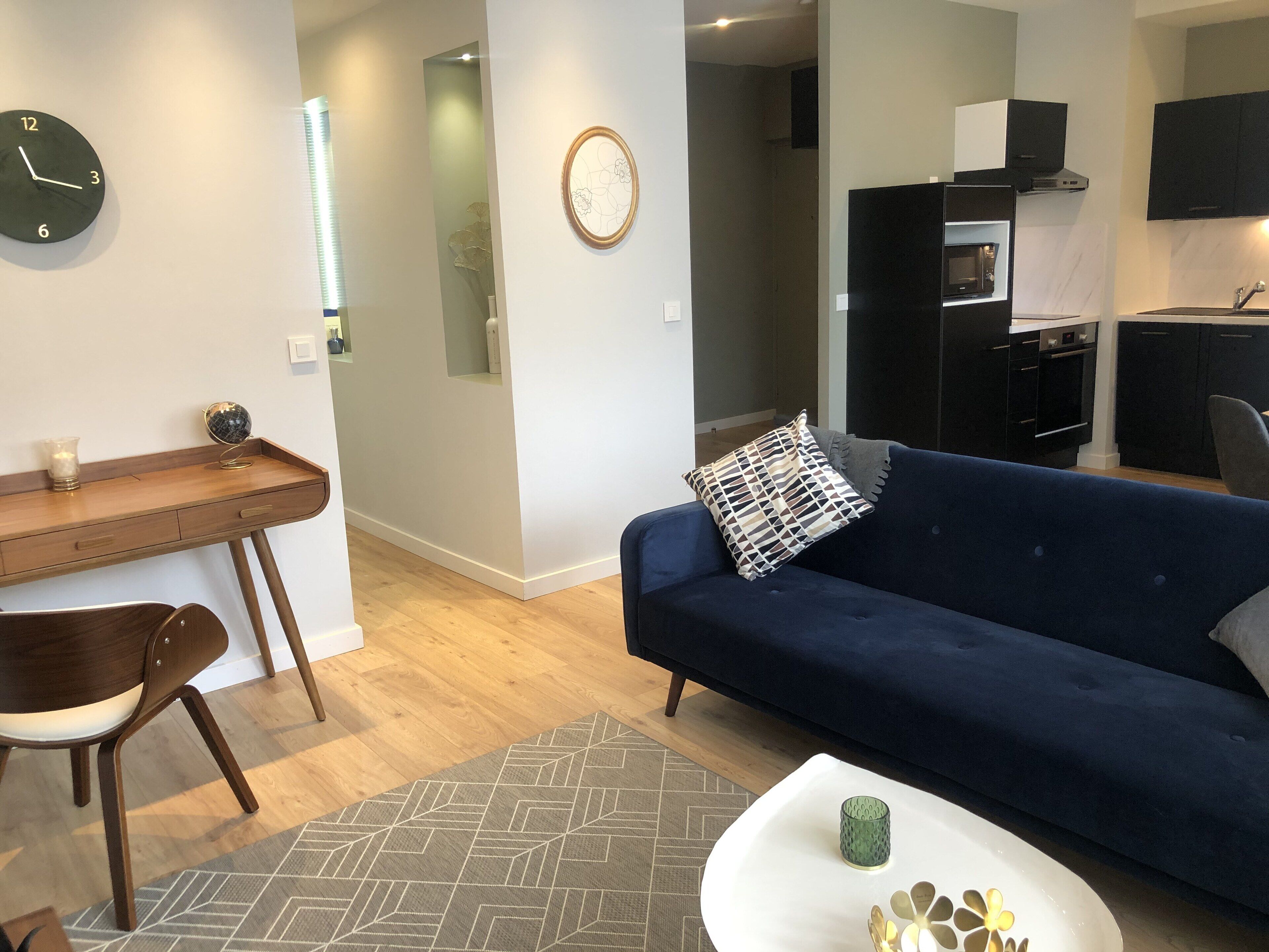 Beautiful T2 city center parking