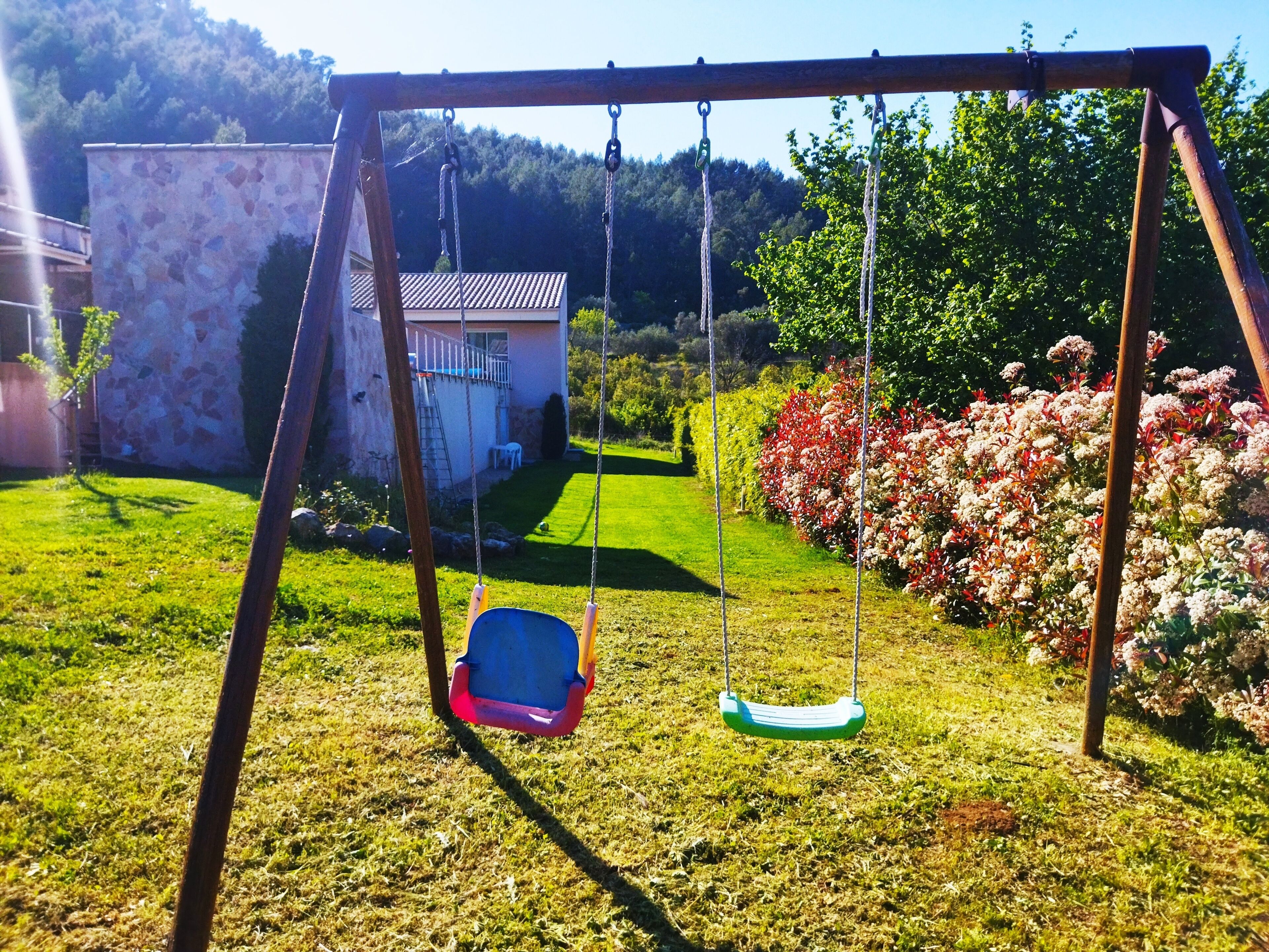Bas de Villa sur Grand Jardin Privatif Gazonné, Entrée Indépendante