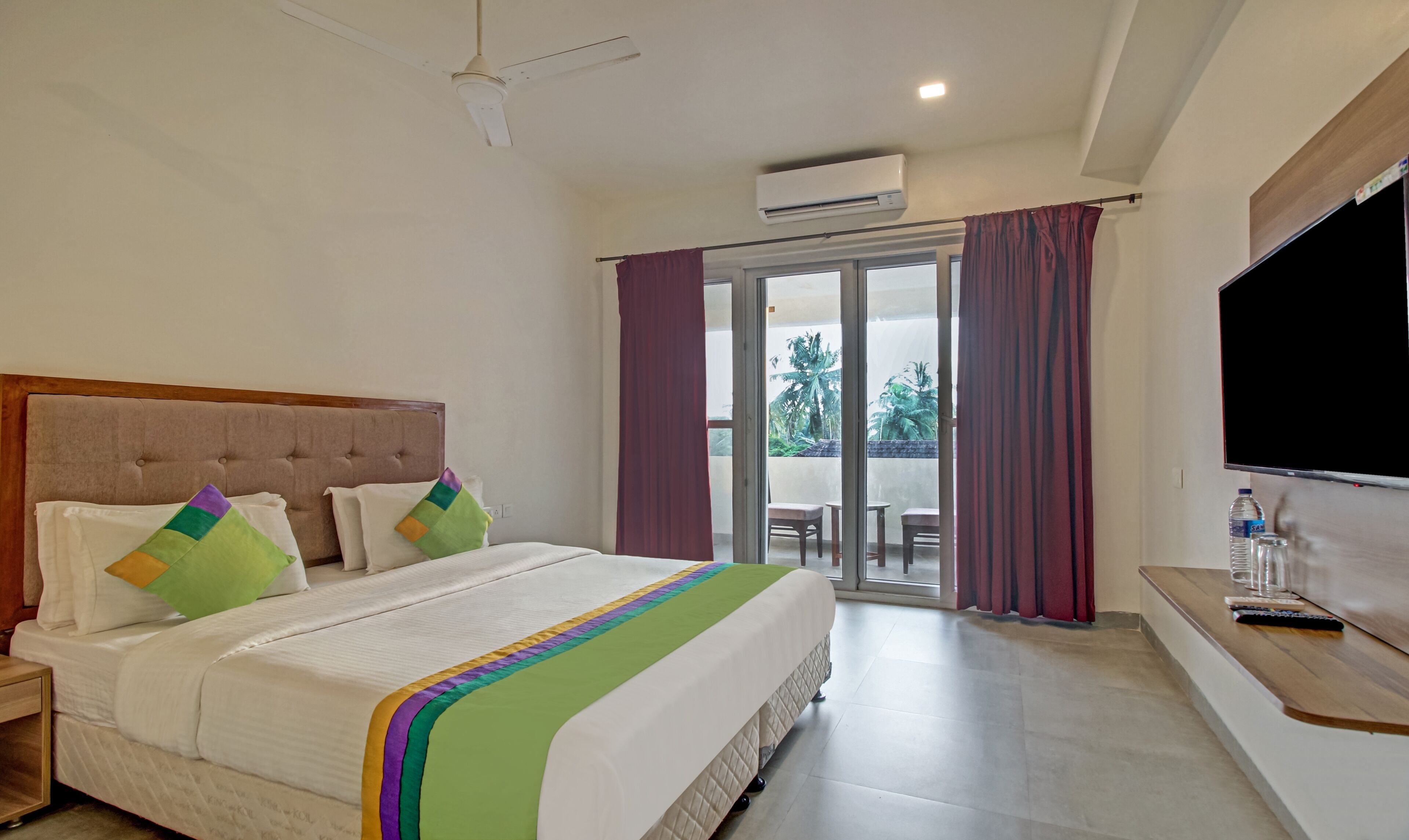 Itsy By Treebo - Tao Residency Baga