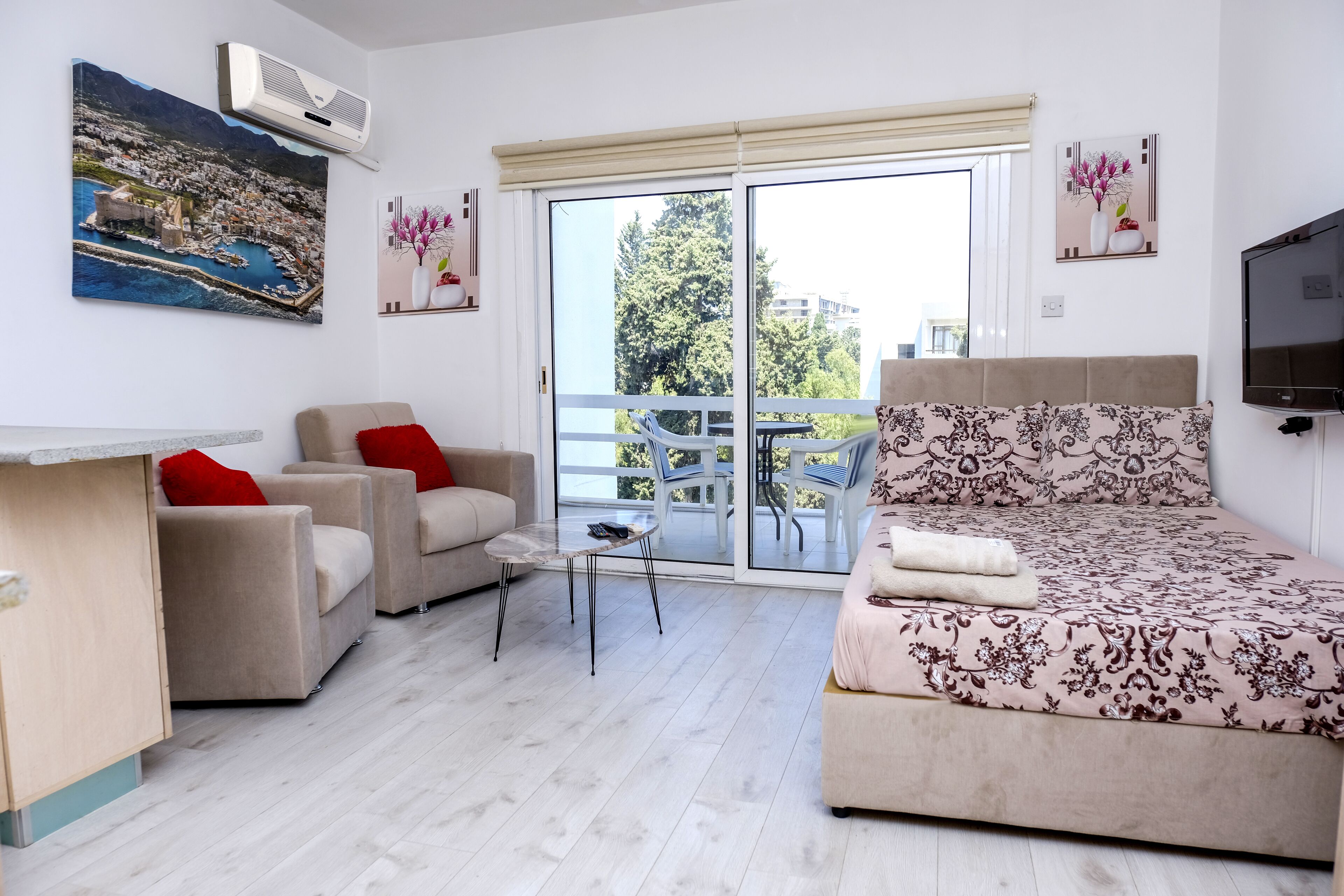 Cozy, elegant, clean and recently renovated