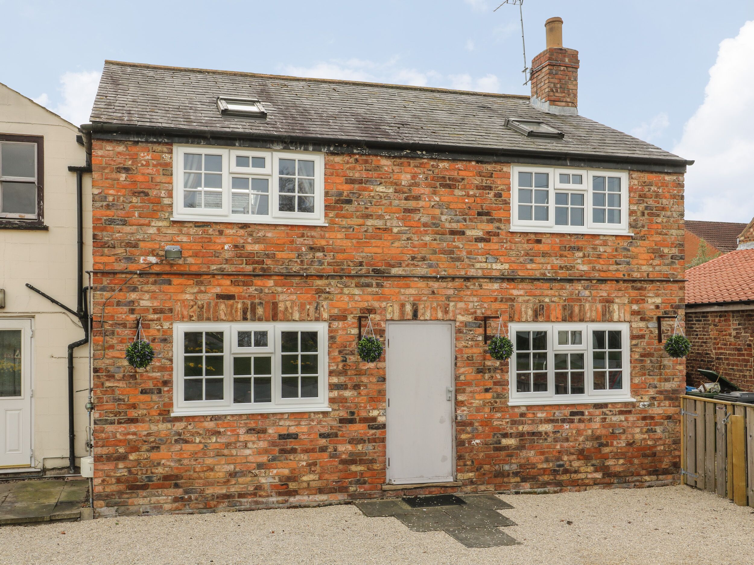 NEW INN APARTMENT, with a garden in Easingwold