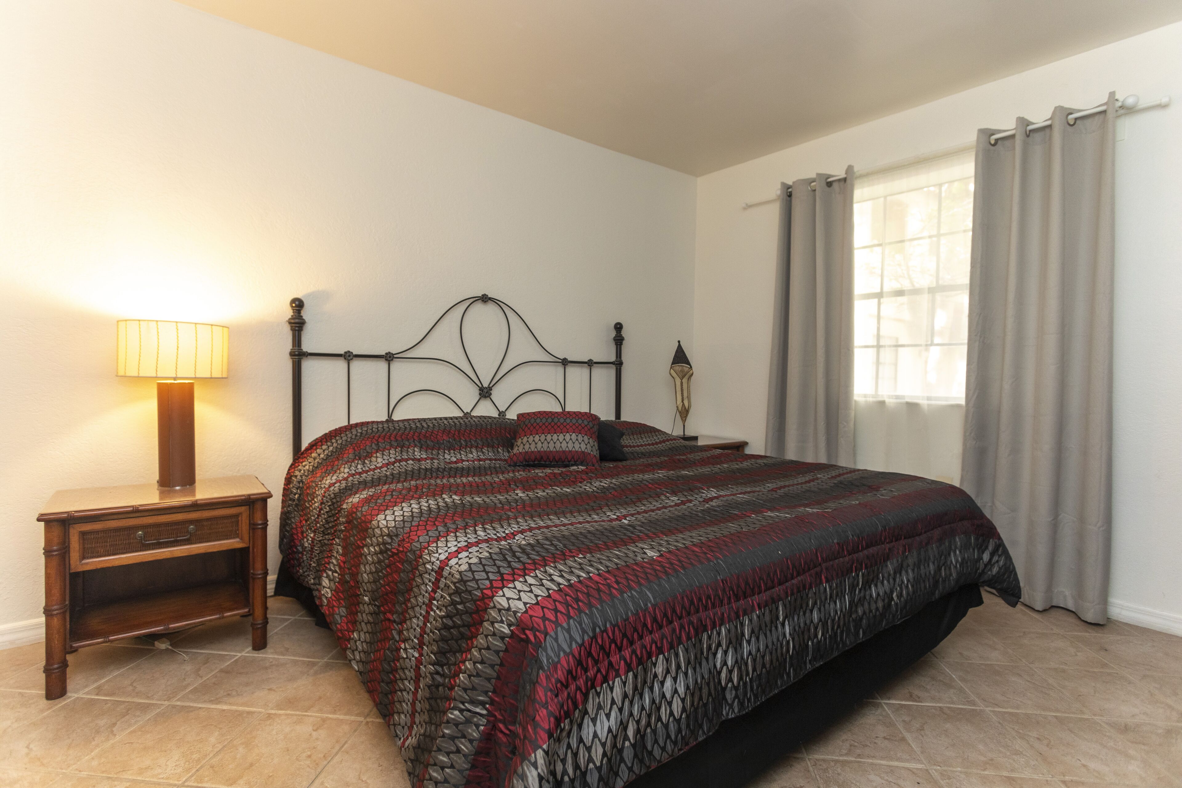$35 Private Suite King Bed DISNEY SeaWorld Universal Convention Center Outlets