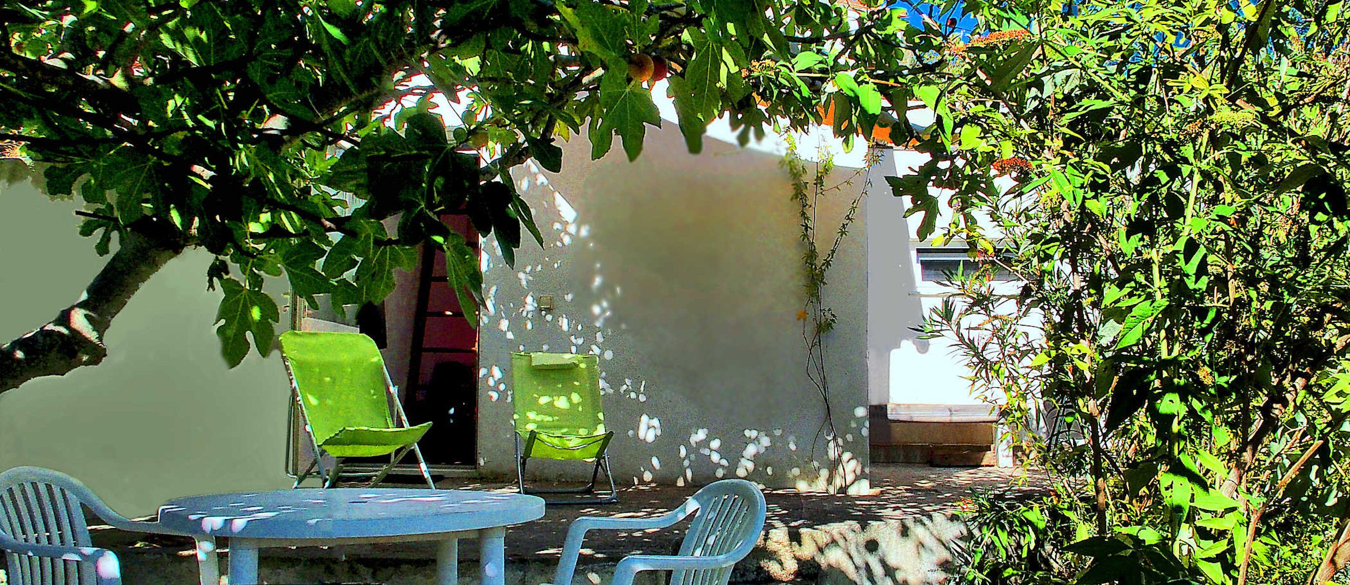 At the gates of Montpellier, quiet studio 