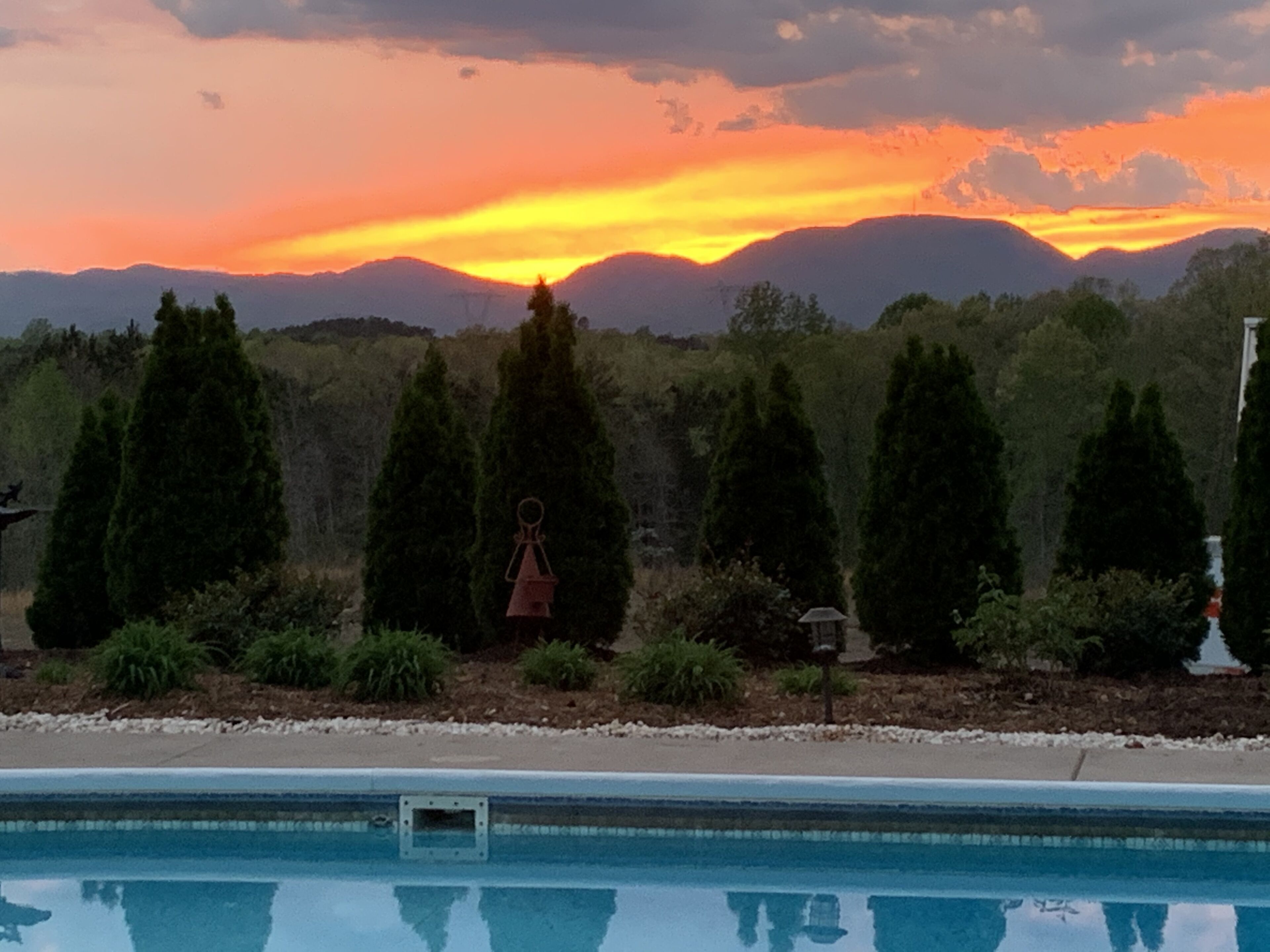 Poolside Mountain Views and Outdoor Living