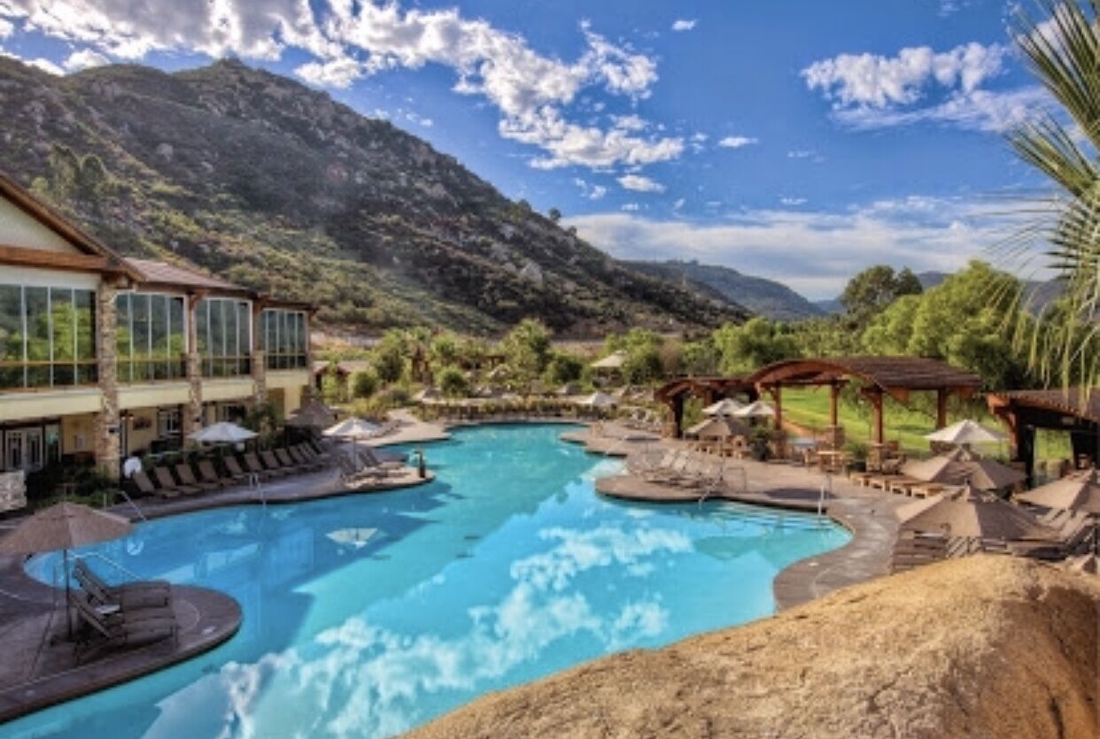 Villa 2BR/2BA sleep 8 people, 1370 sq ft April 17-24 available