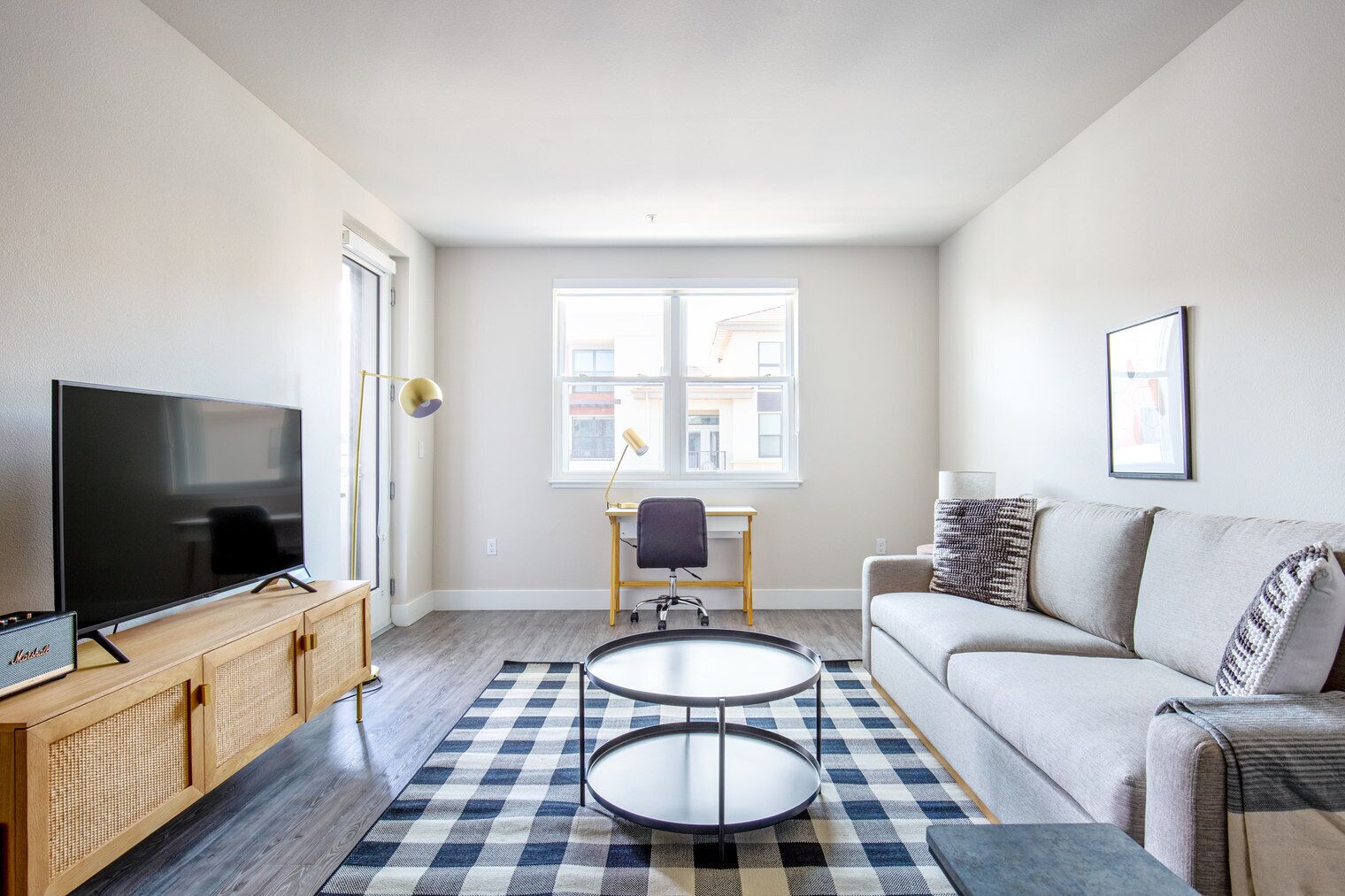 Sunny Redwood City 2BR w/ W/D, Pool, BBQ, walk to Caltrain, by Blueground