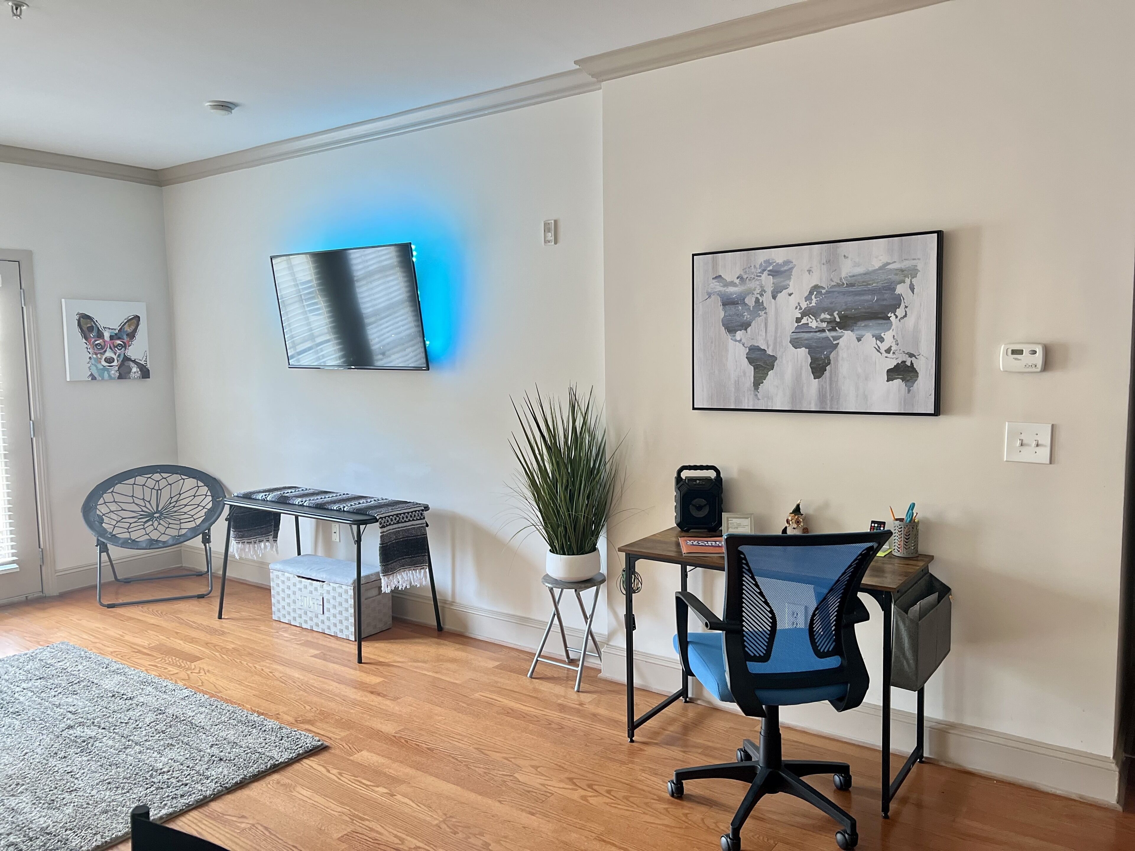 Elegant Apt w/ Free Parking Ideal For Long Stays!