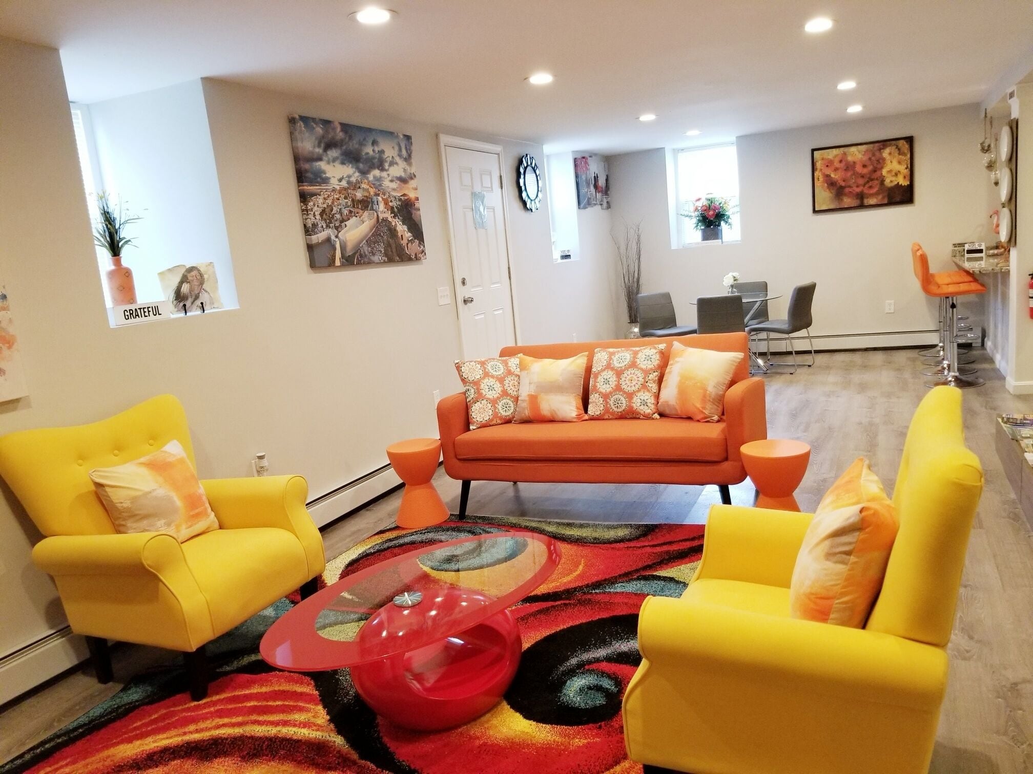 🤗Beautiful 3 BR apt, Fast WiFi & free Parking mins to Shopping Malls!🥳