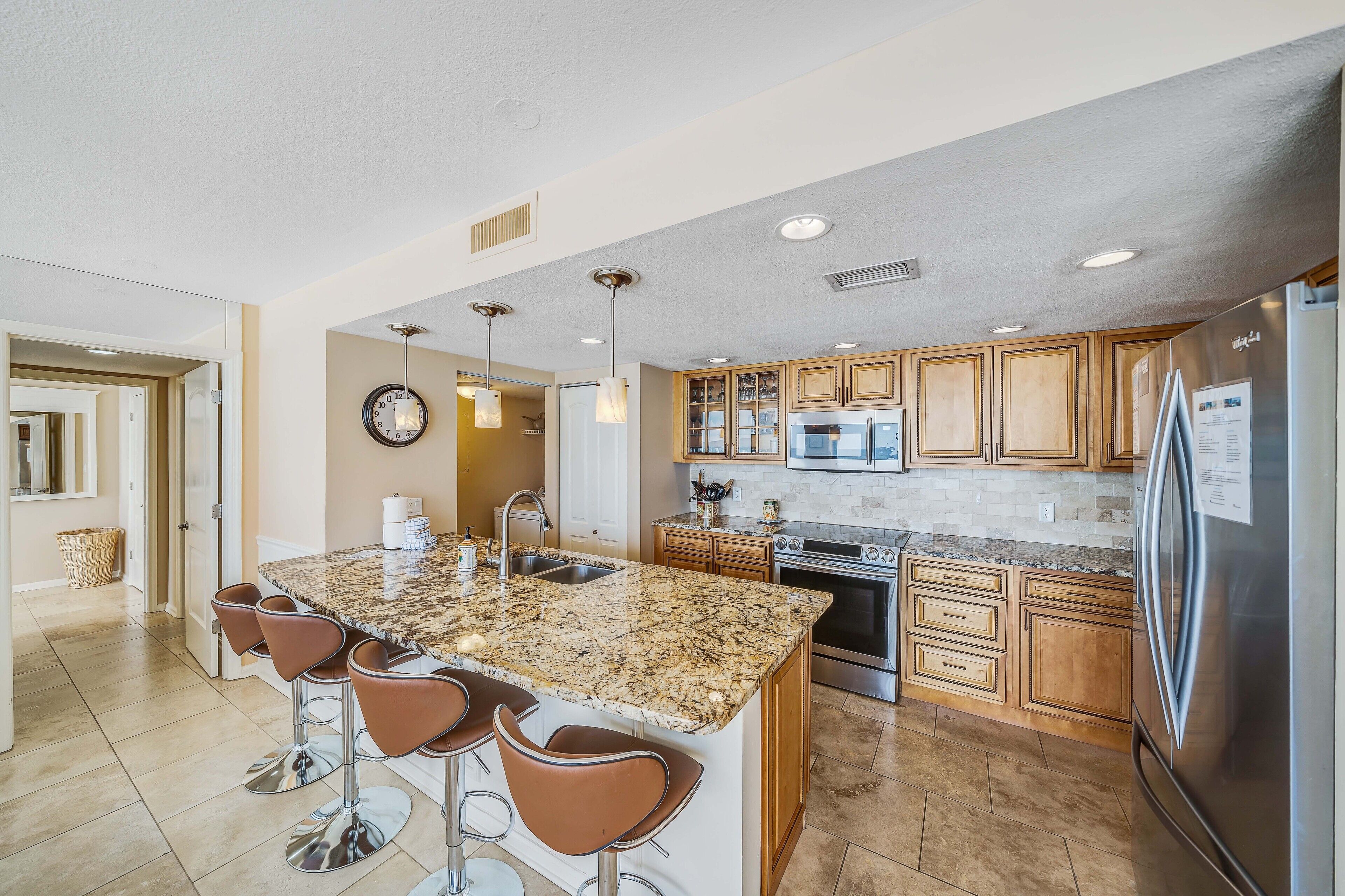 FREE Golf+Tix! Seachase E202 Spacious Beachfront Condo w/Walk-in Shower!