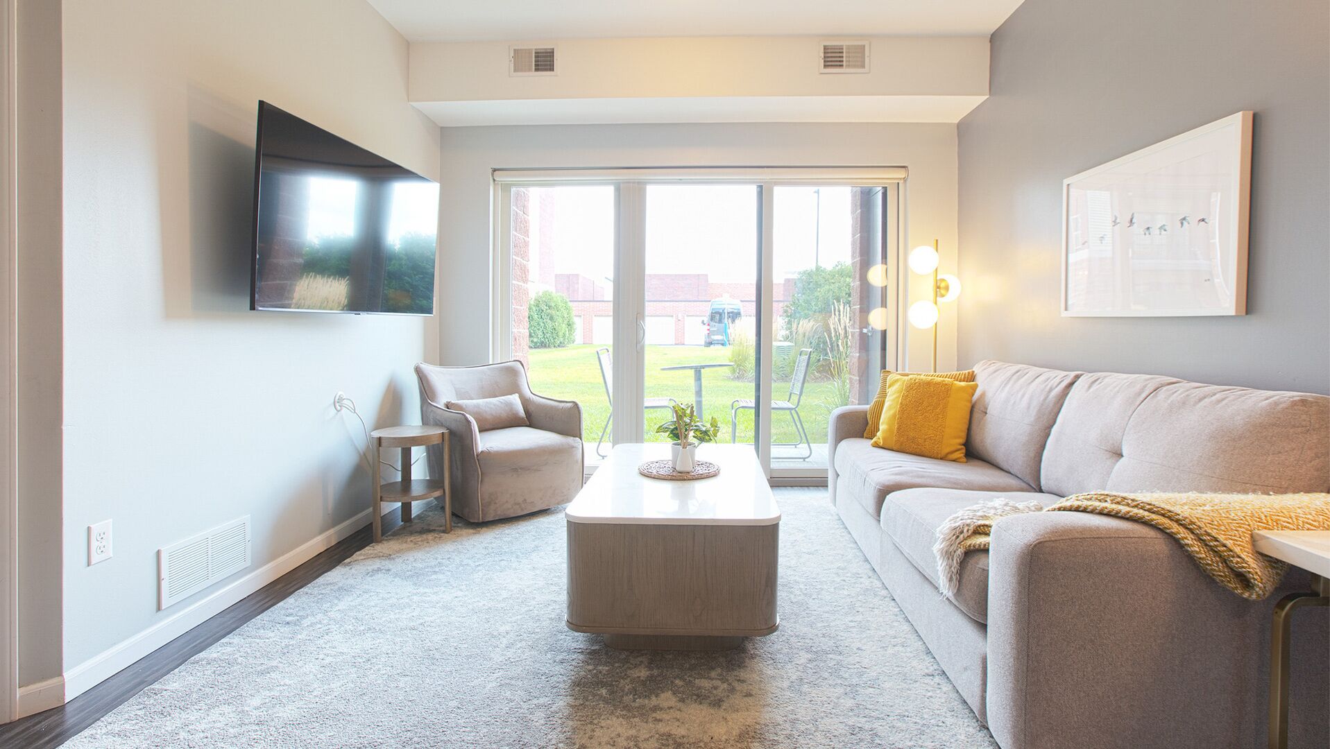 Modern Apartment in Prime Location (ID4346)