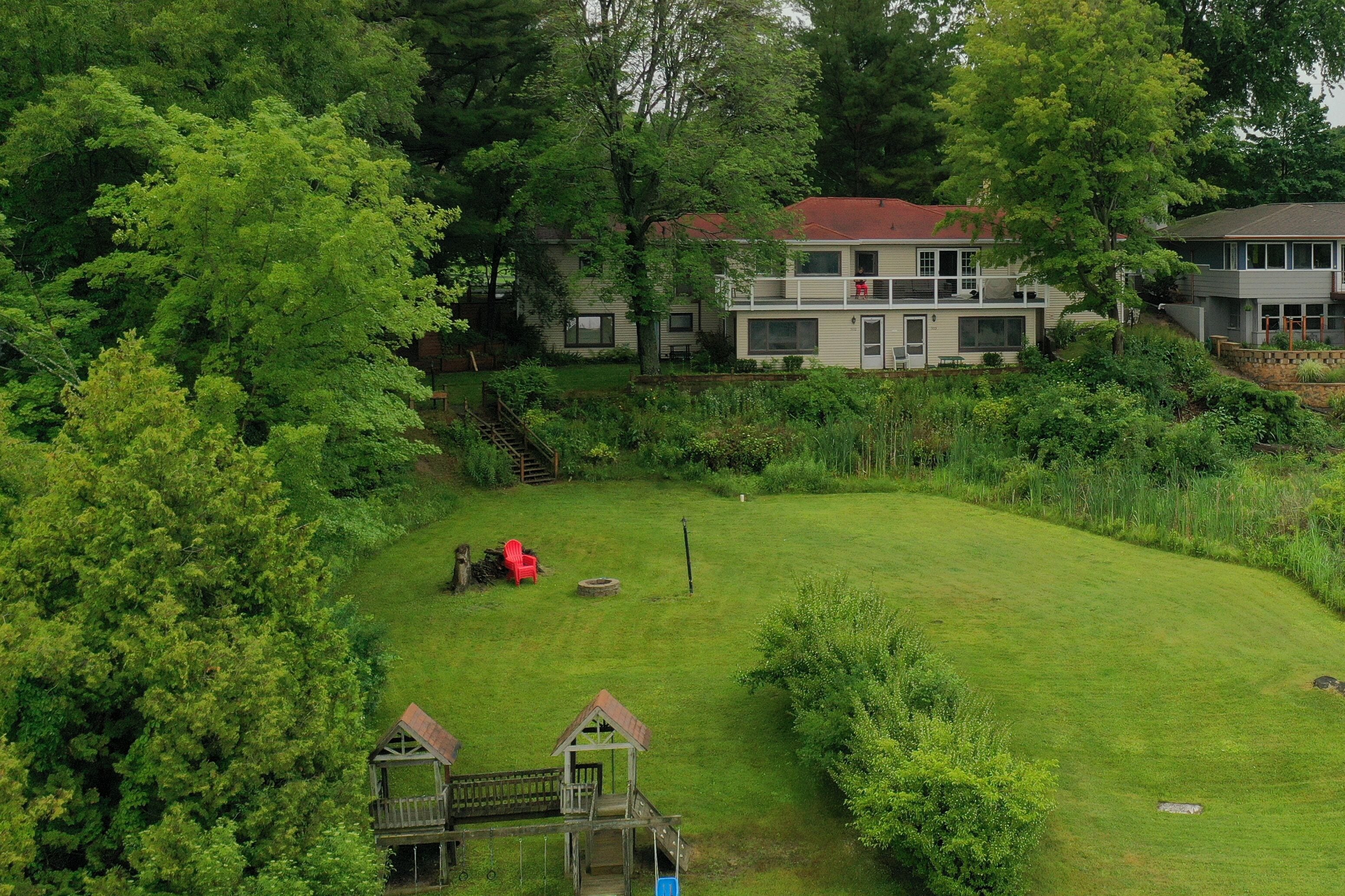 Updated guest apartment with lake views and close to Lake Michigan beaches