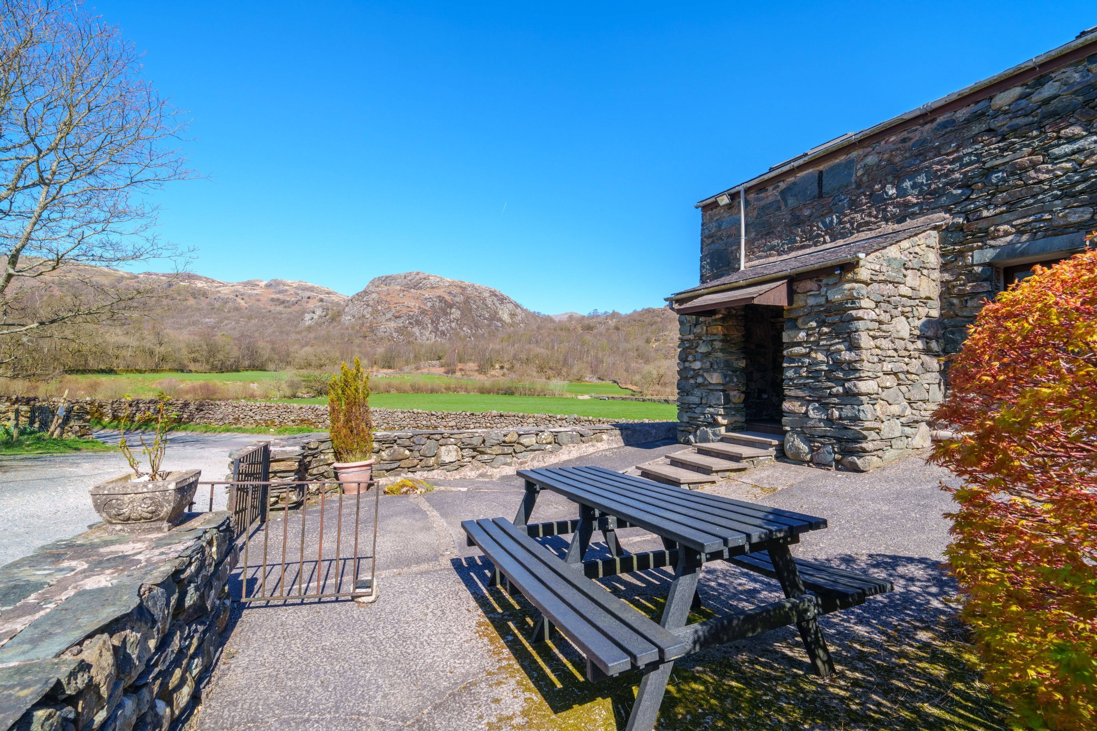 Seathwaite Lodge -  3-Bed Cottage in the Duddon Valley. Pub nextdoor