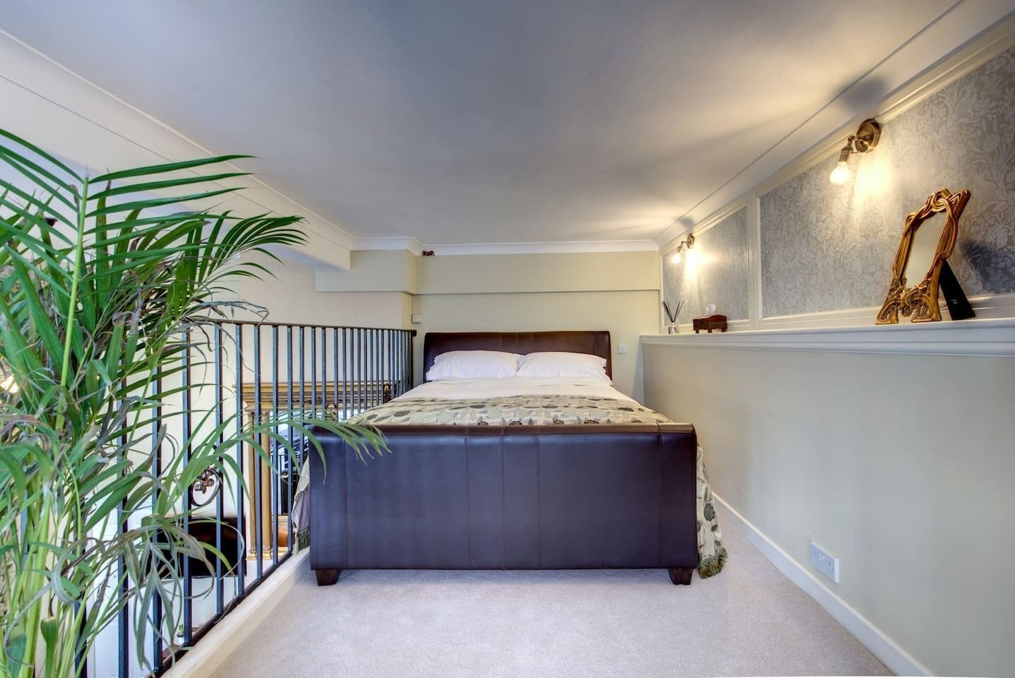 Carnegie Library Bronte Apartment