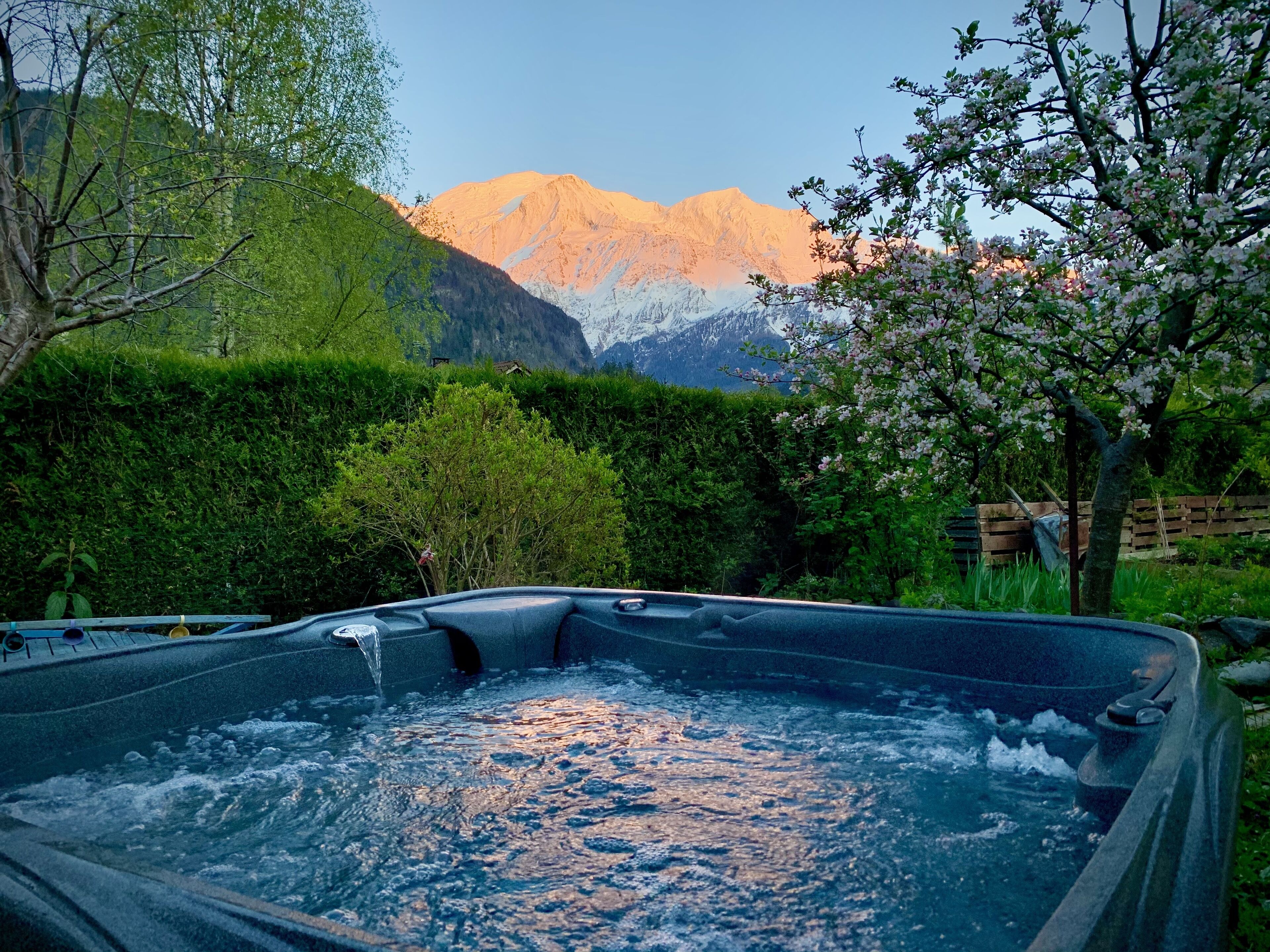 LUXURY APARTMENT 80m2 JACUZZI PRIVÉ - aux Houches