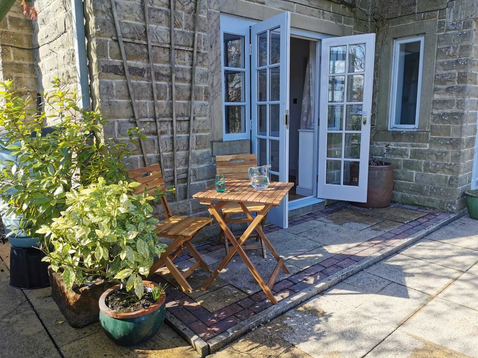 Cosy flat with a great view, near the centre of Hebden Bridge 