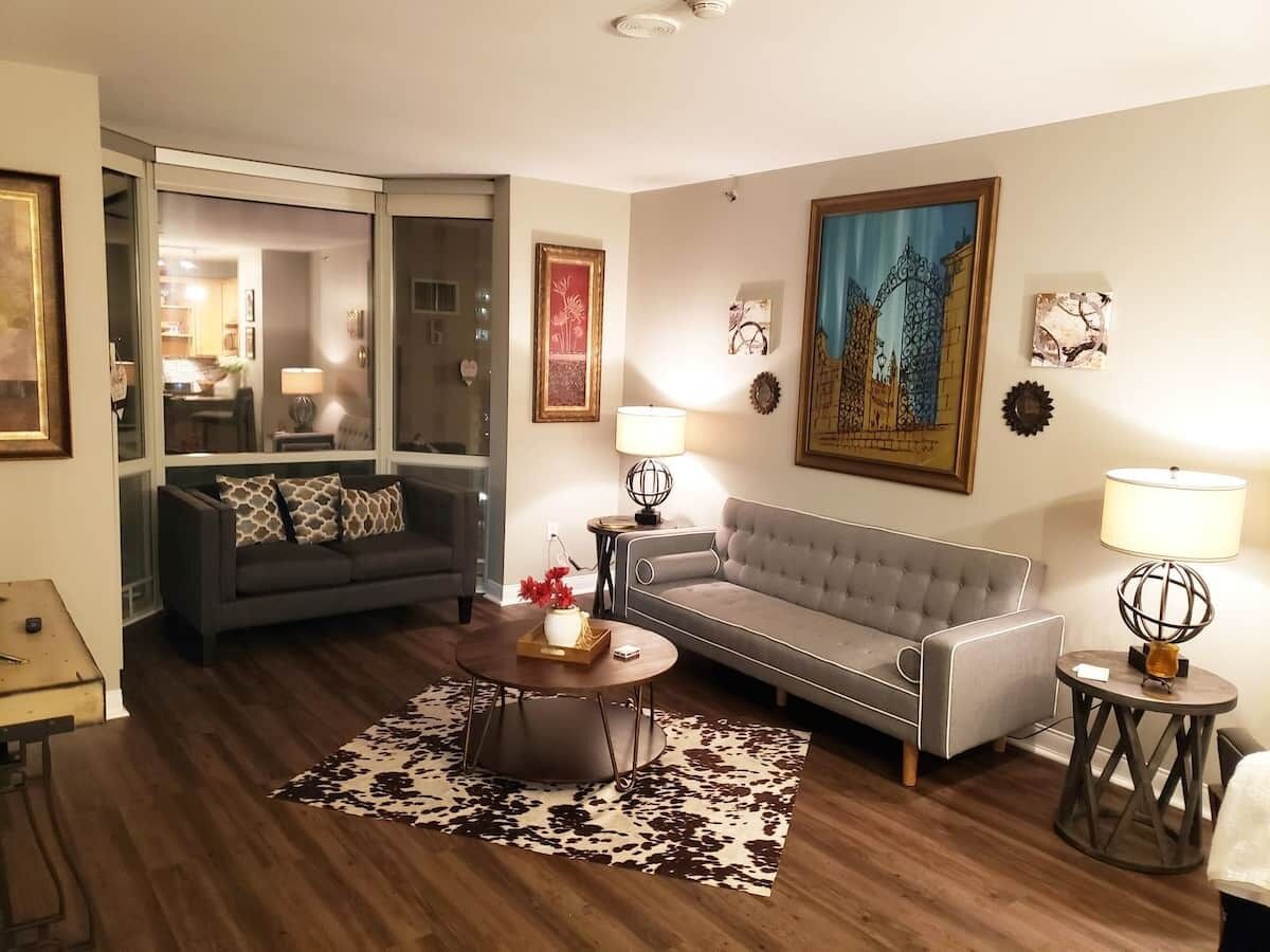 King Bed, Comfy Environment, Cozy Space, Corporate Luxury