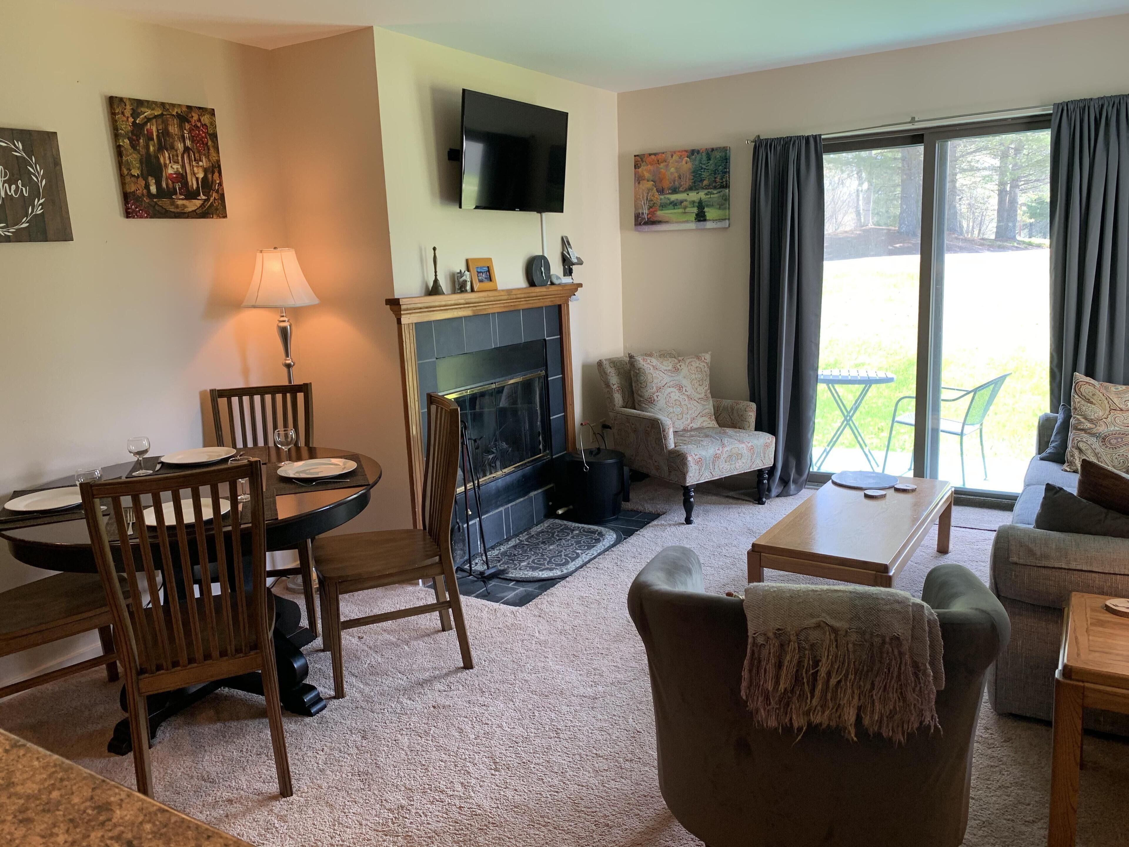 Comfortable, Redecorated Condo at Mount Snow
