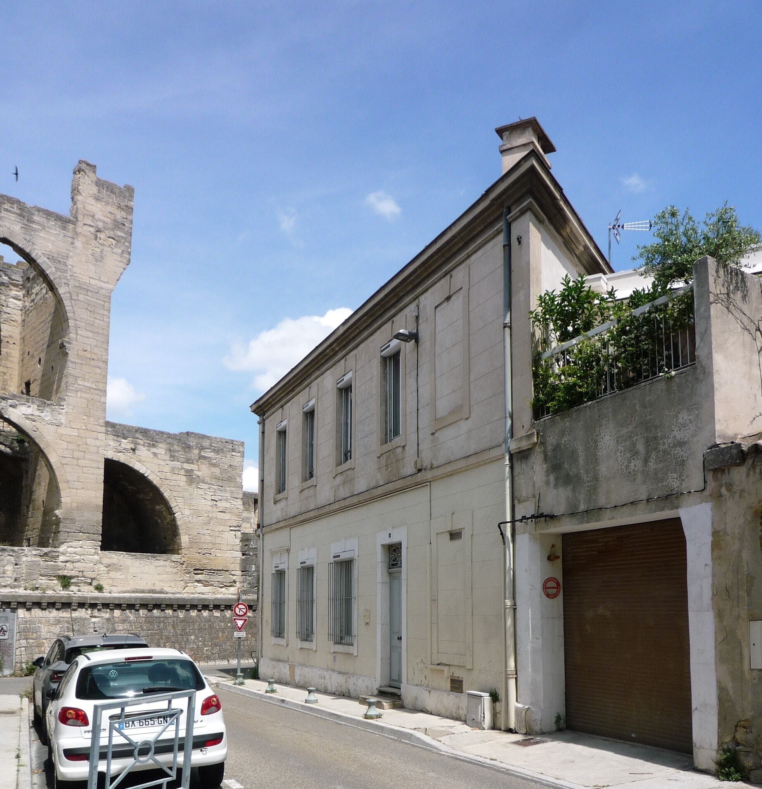 Apartment in Avignon center intra muros, with private outdoor courtyard