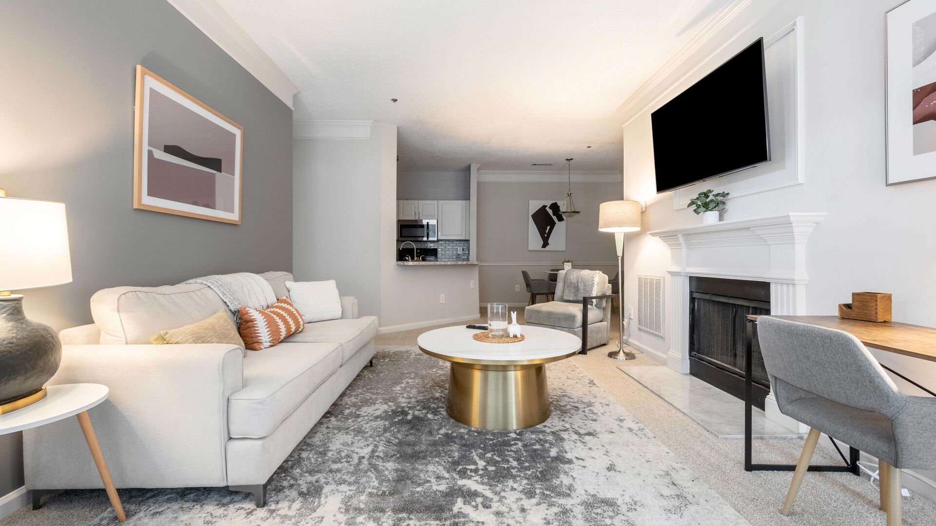 Modern Apartment in Prime Location (ID3016X81)